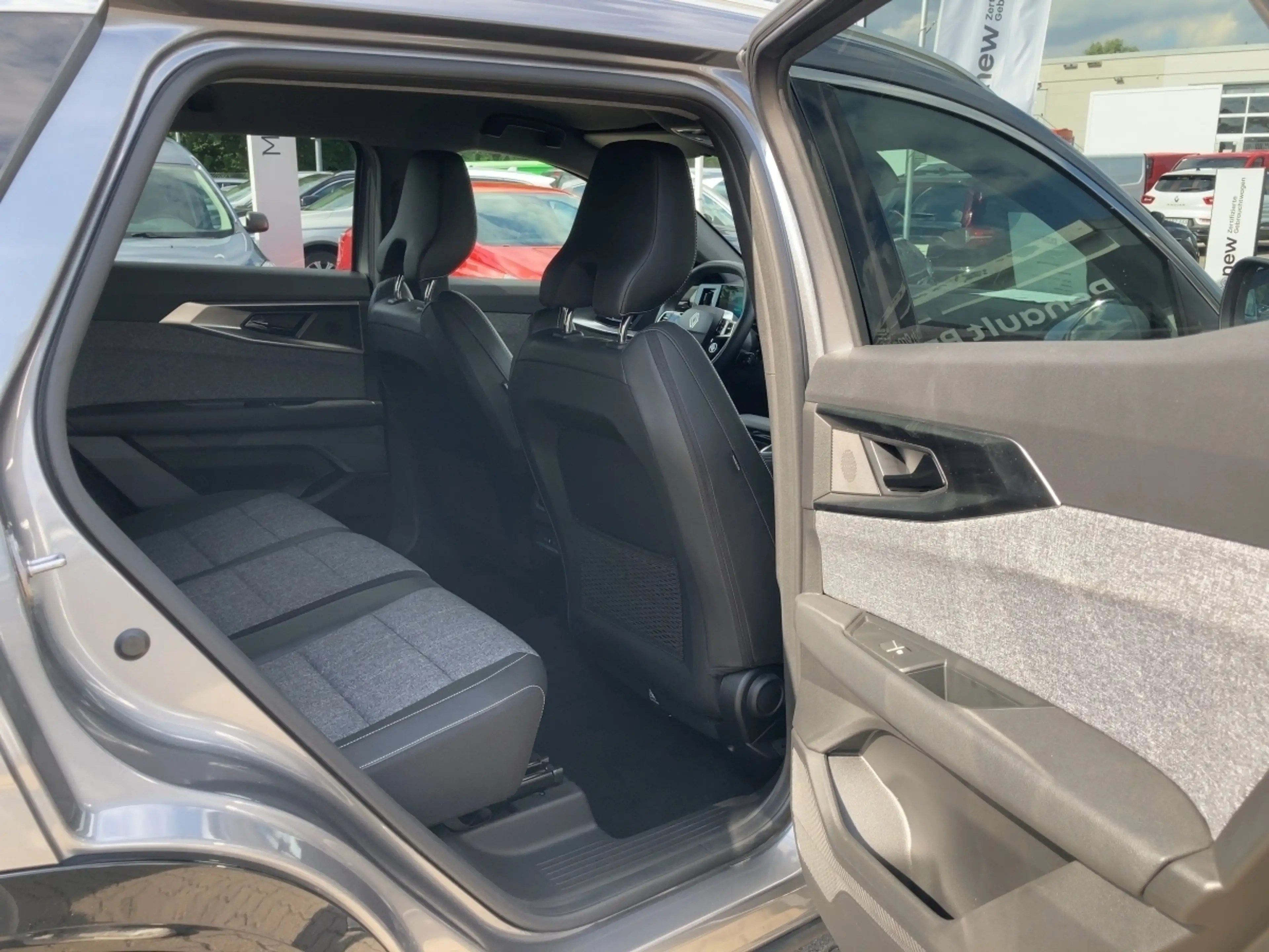Renault Espace VI 1.2 E-TECH Full Hybrid 200 Techno — photo 12