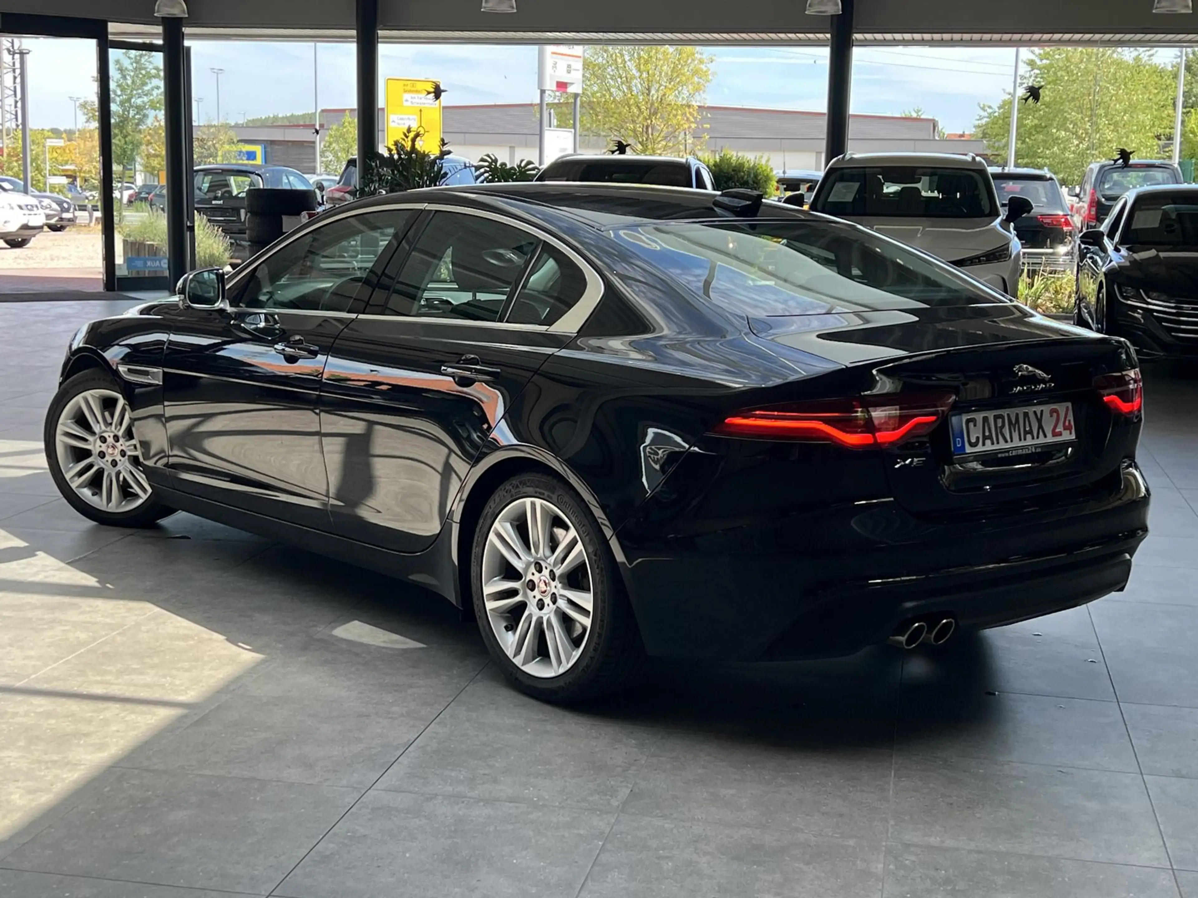 Jaguar XE SE Mild-Hybrid 360° DAB+ CarPlay Ionisator — photo 6