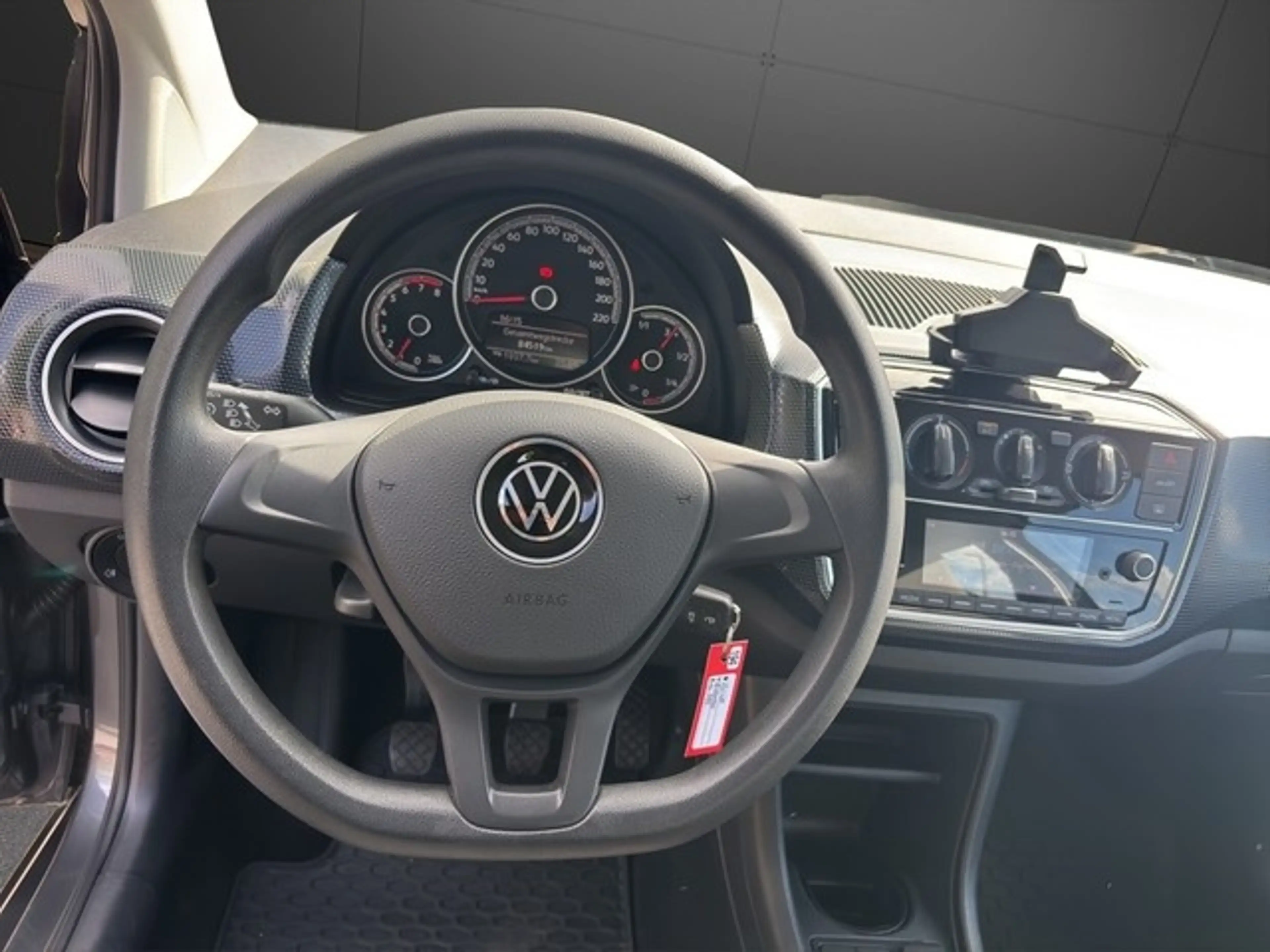 Volkswagen up! 1.0 MPI 65 PS move up!KLIMA PDC KAM — photo 9