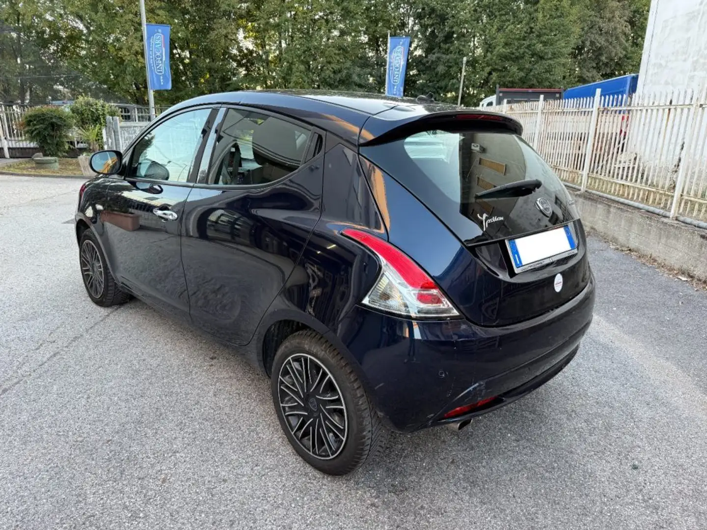 Lancia Ypsilon Hybrid 1.0 FireFly Ecochic Gold - PROMO Blu/Azzurro - 2