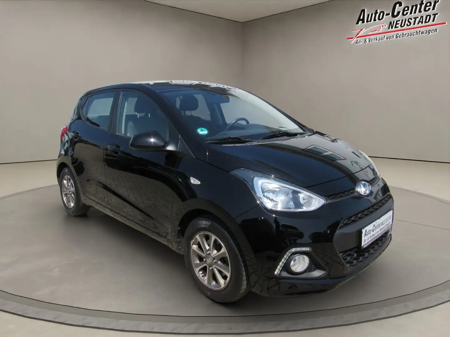 Hyundai i10 FIFA World Cup Edition Schwarz - 1