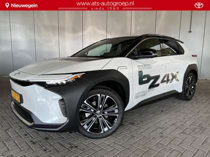 Toyota bZ4X Launch Edition Premium 71 kWh | Panoramadak | Mees