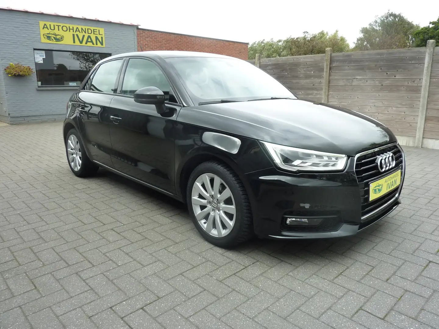 Audi A1 A1 1.0 TFSI Sportback Noir - 1