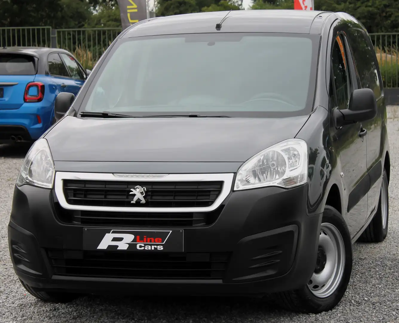 Peugeot Partner 1.6 HDi UTILITAIRE CLIMATISATION 12 MOIS GRT Gris - 1