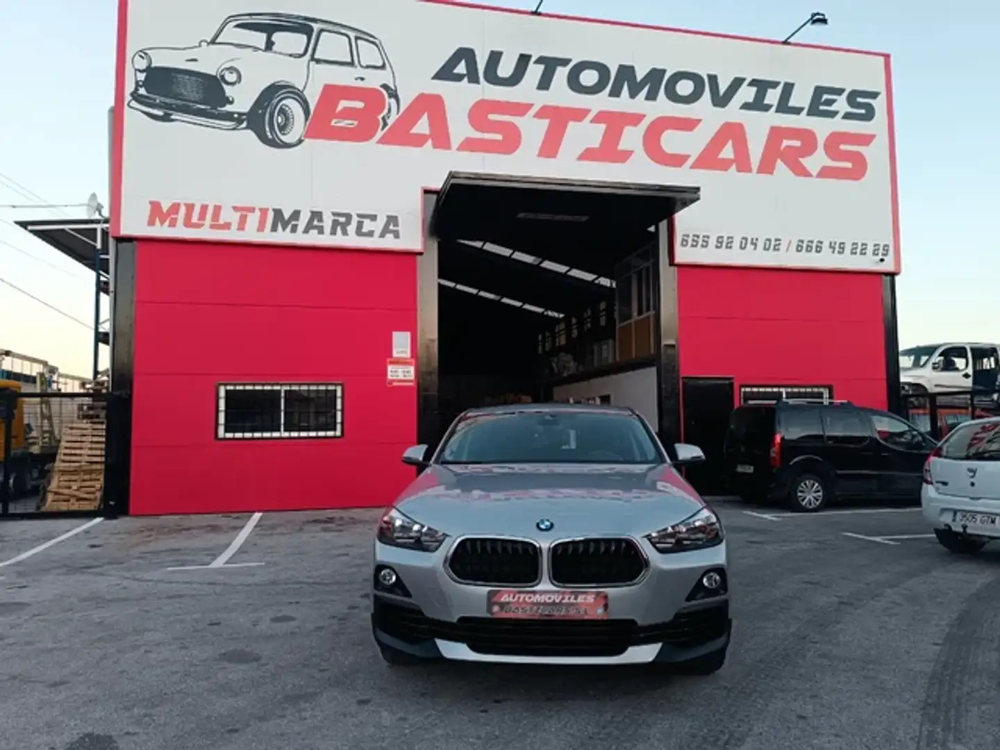 BMW X2 sDrive 18dA Argent - 1