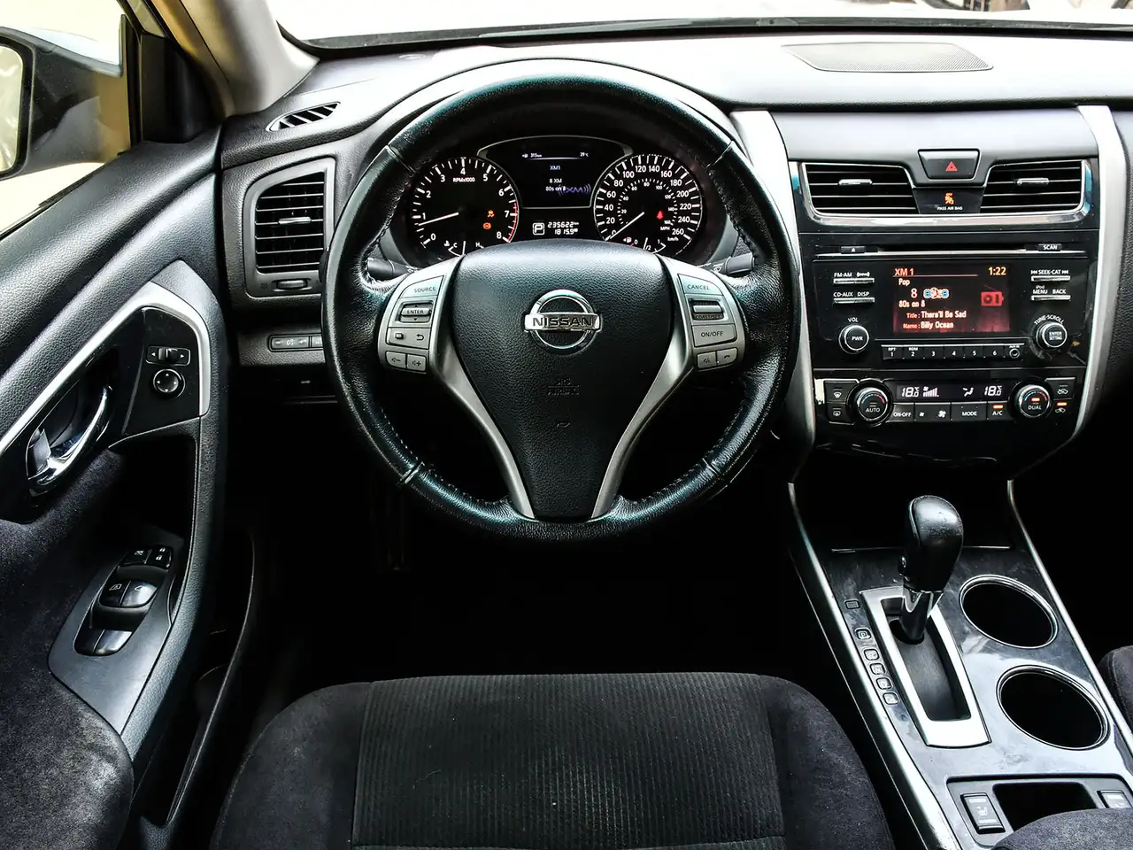 Nissan Altima снимка Nissan Altima
