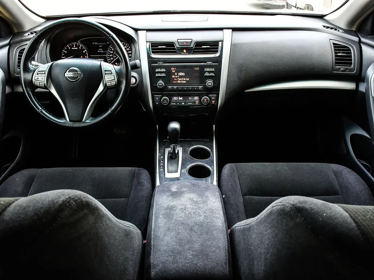 Nissan Altima снимка Nissan Altima