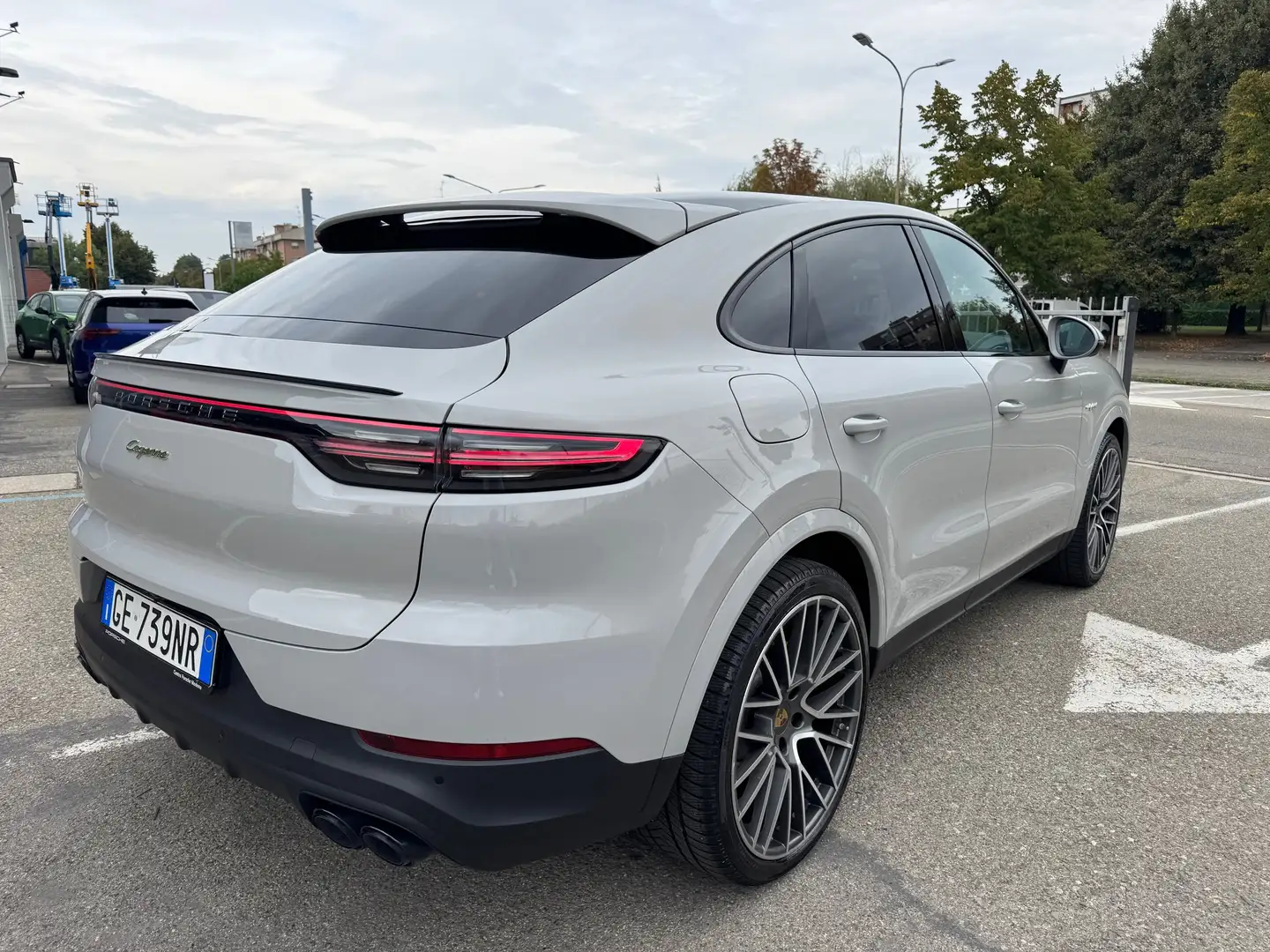 Porsche Cayenne Coupé 3.0 V6 E-Hybrid 340CV FULL OPT. Gris - 2