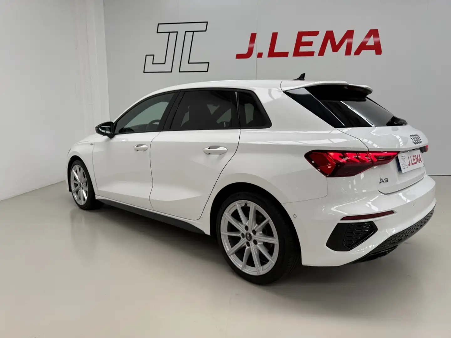 Audi A3 Sportback 30TDI Black line S tronic Blanco - 2