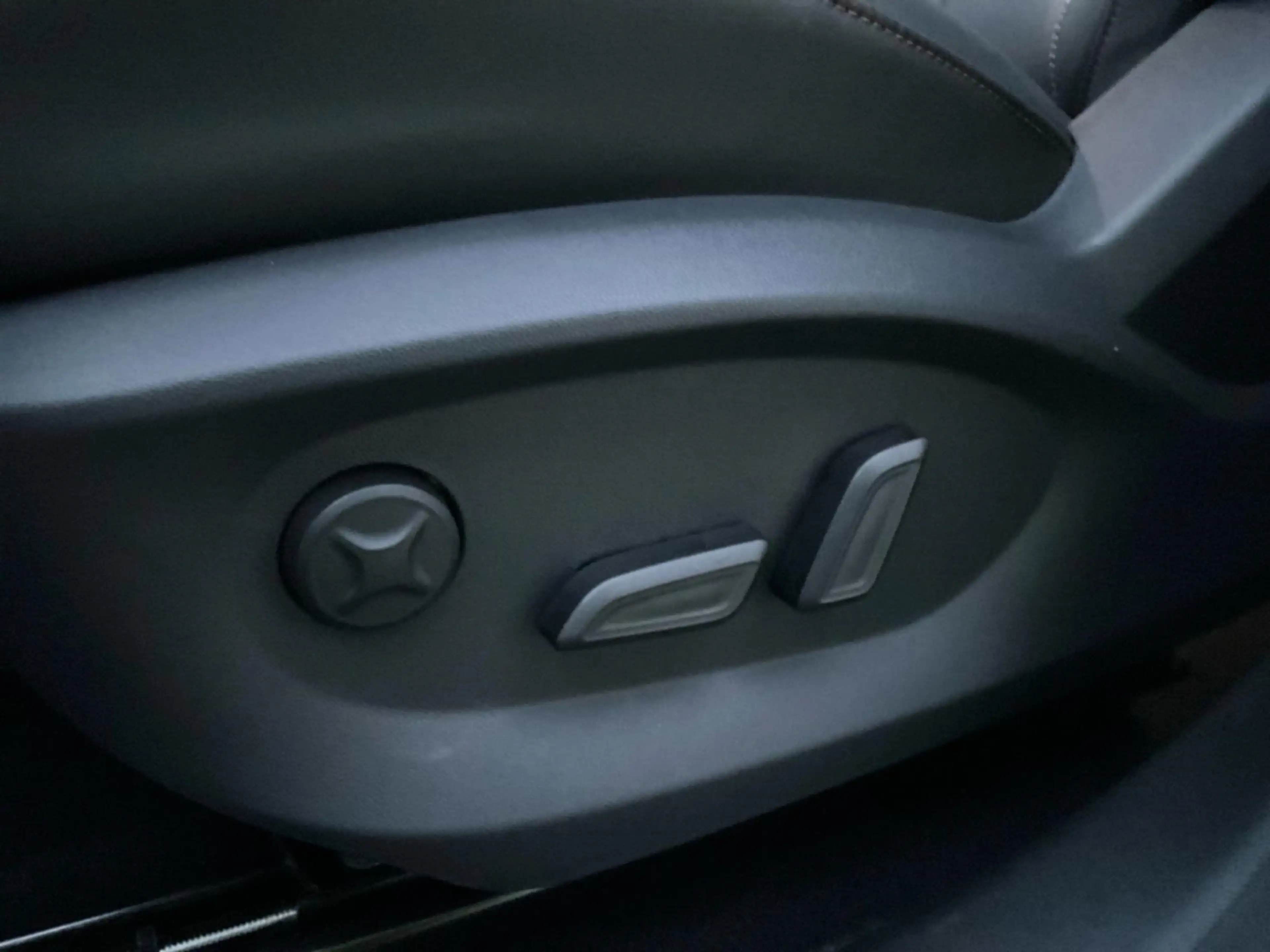 MG HS PHEV LUXURY  Navi Leder 360 Kamera LED DAB — photo 14