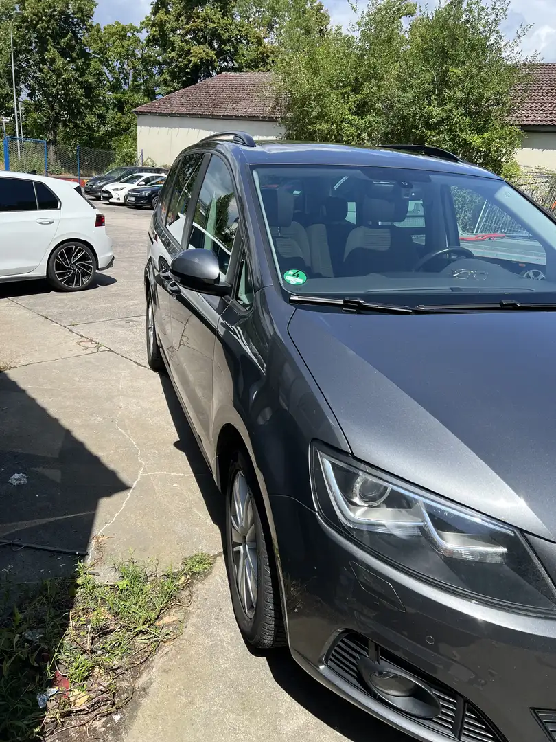 SEAT Alhambra 2.0 TDI (Ecomotive) Start & Stop DSG Style Gris - 2