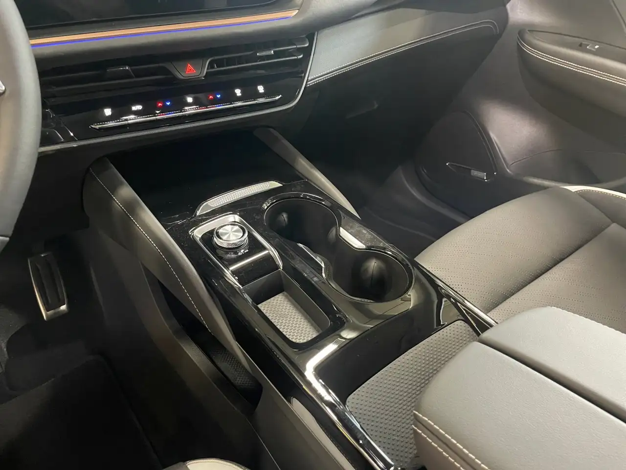Buick Envision снимка Buick Envision