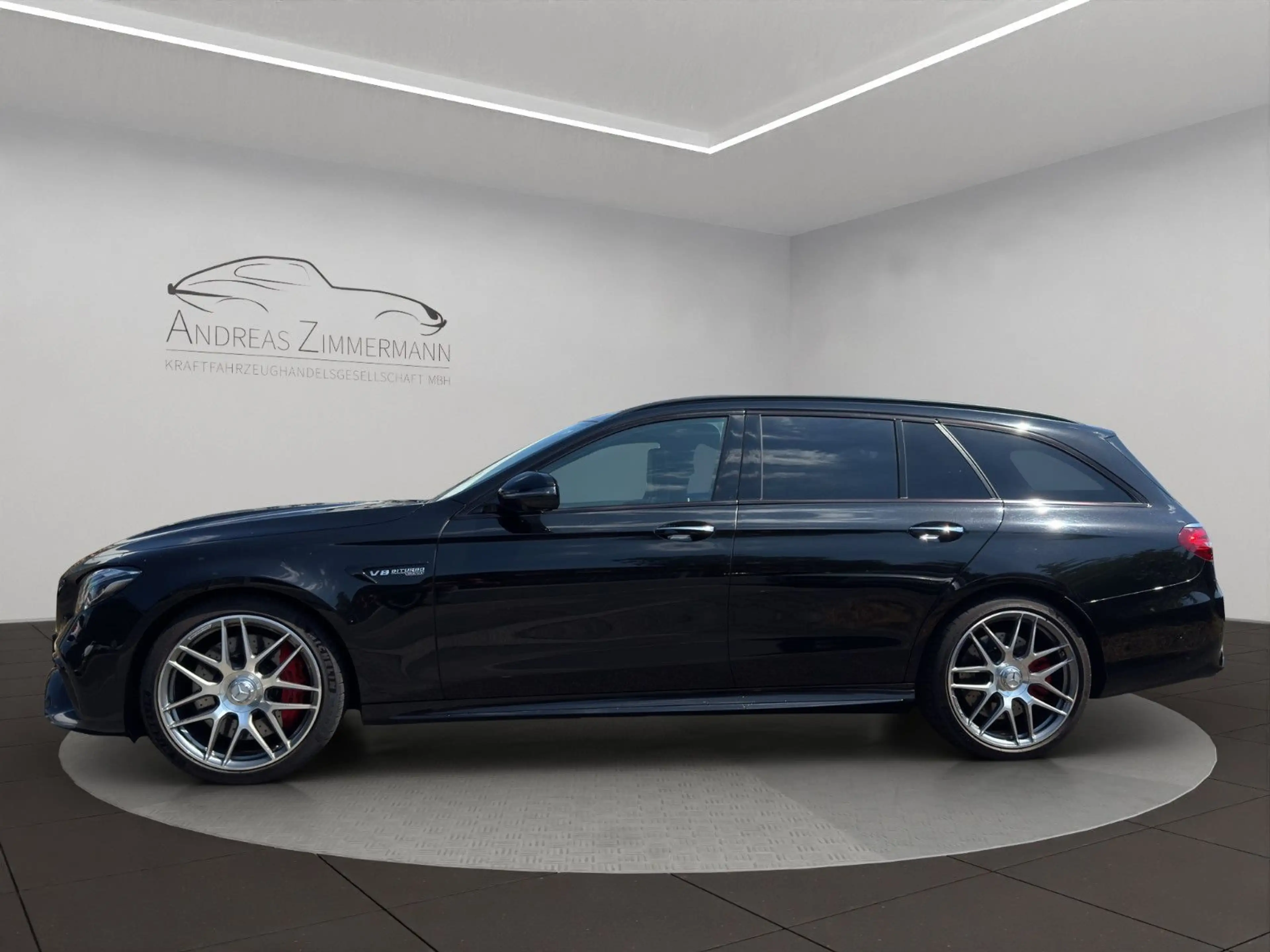 Mercedes-Benz E 63 AMG S 4M PANO/AHK/STHZ/SPOSI/DRIVERS/RIDE — photo 3