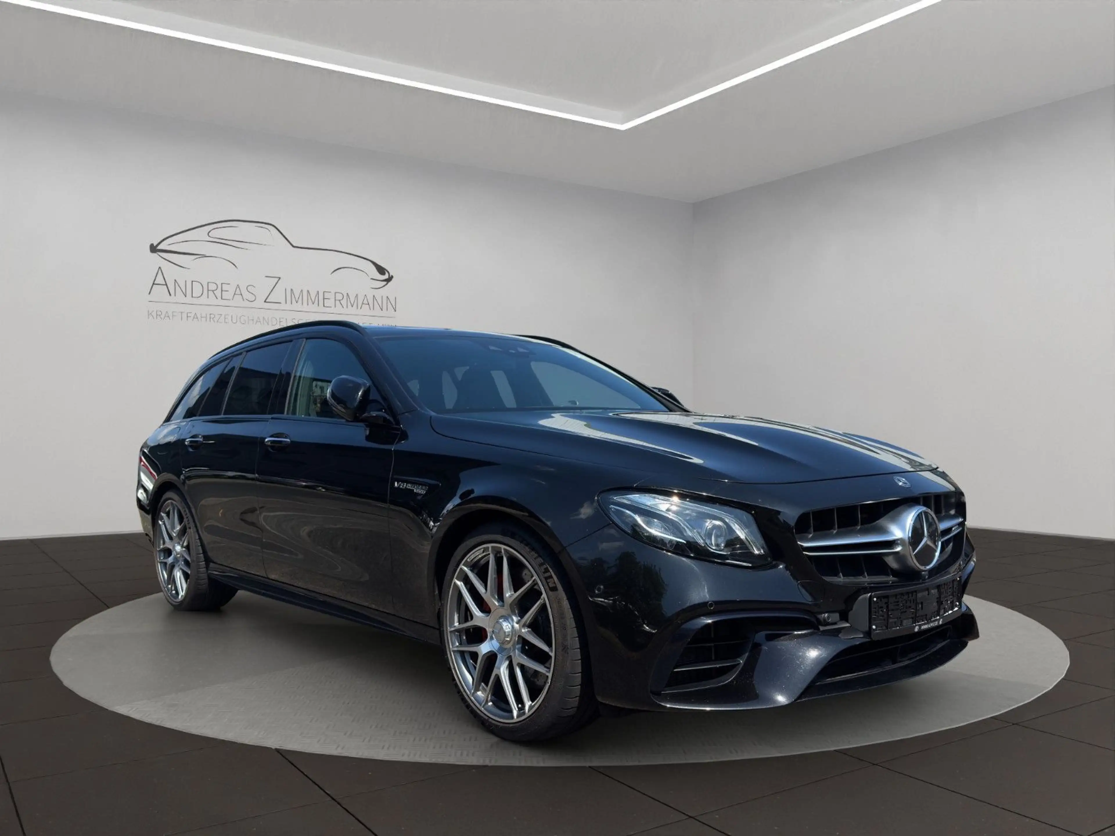 Mercedes-Benz E 63 AMG S 4M PANO/AHK/STHZ/SPOSI/DRIVERS/RIDE — photo 2