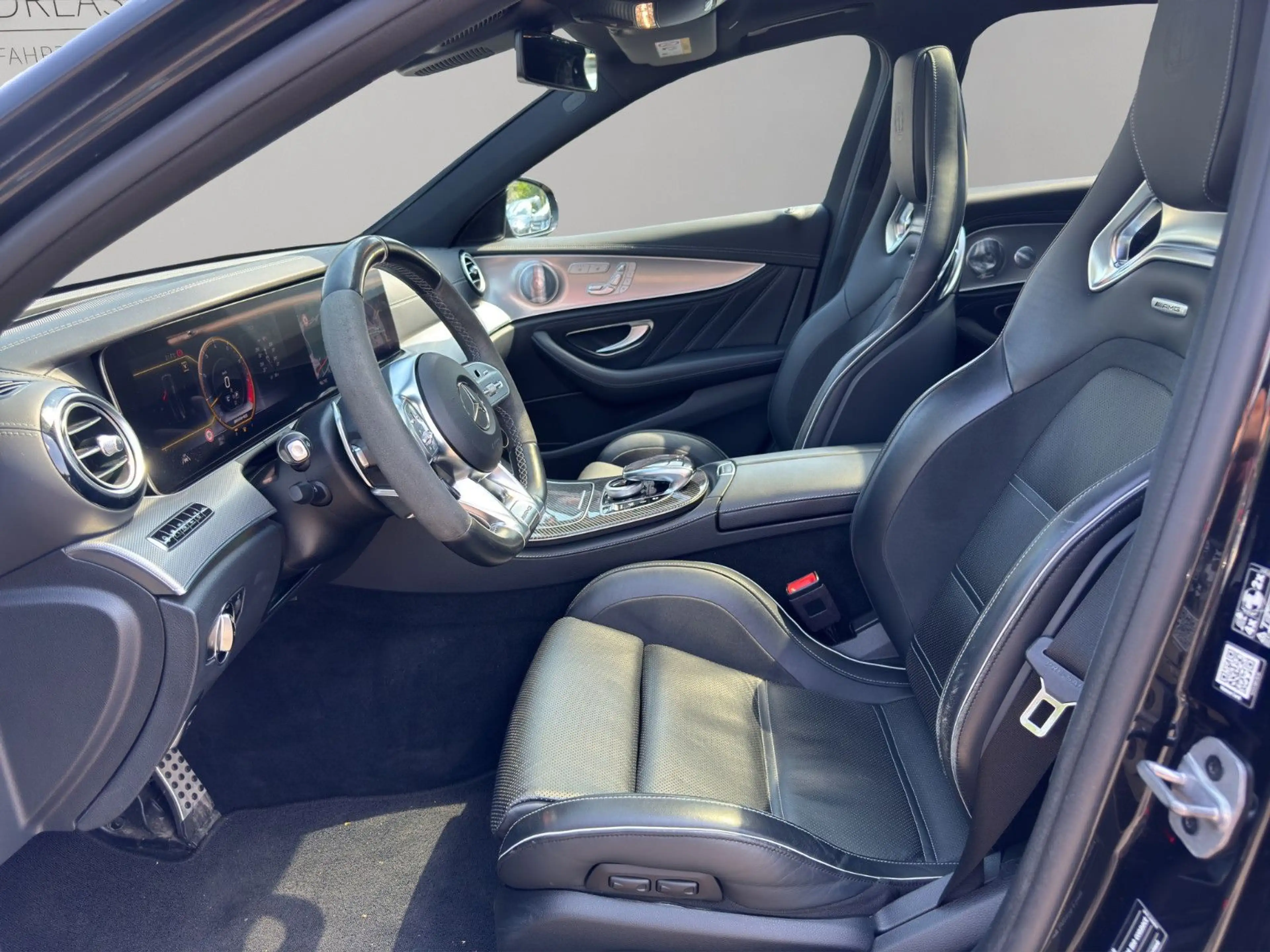 Mercedes-Benz E 63 AMG S 4M PANO/AHK/STHZ/SPOSI/DRIVERS/RIDE — photo 9