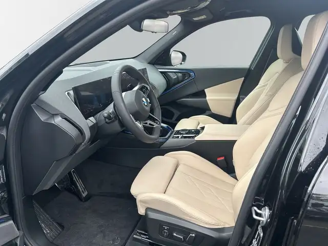 BMW X3 view 8