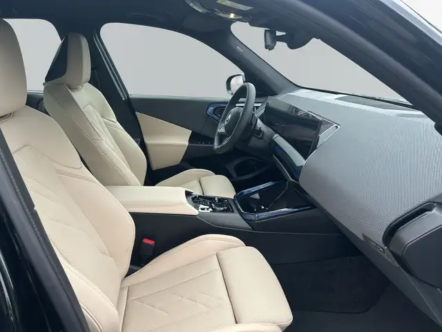 BMW X3 view 9