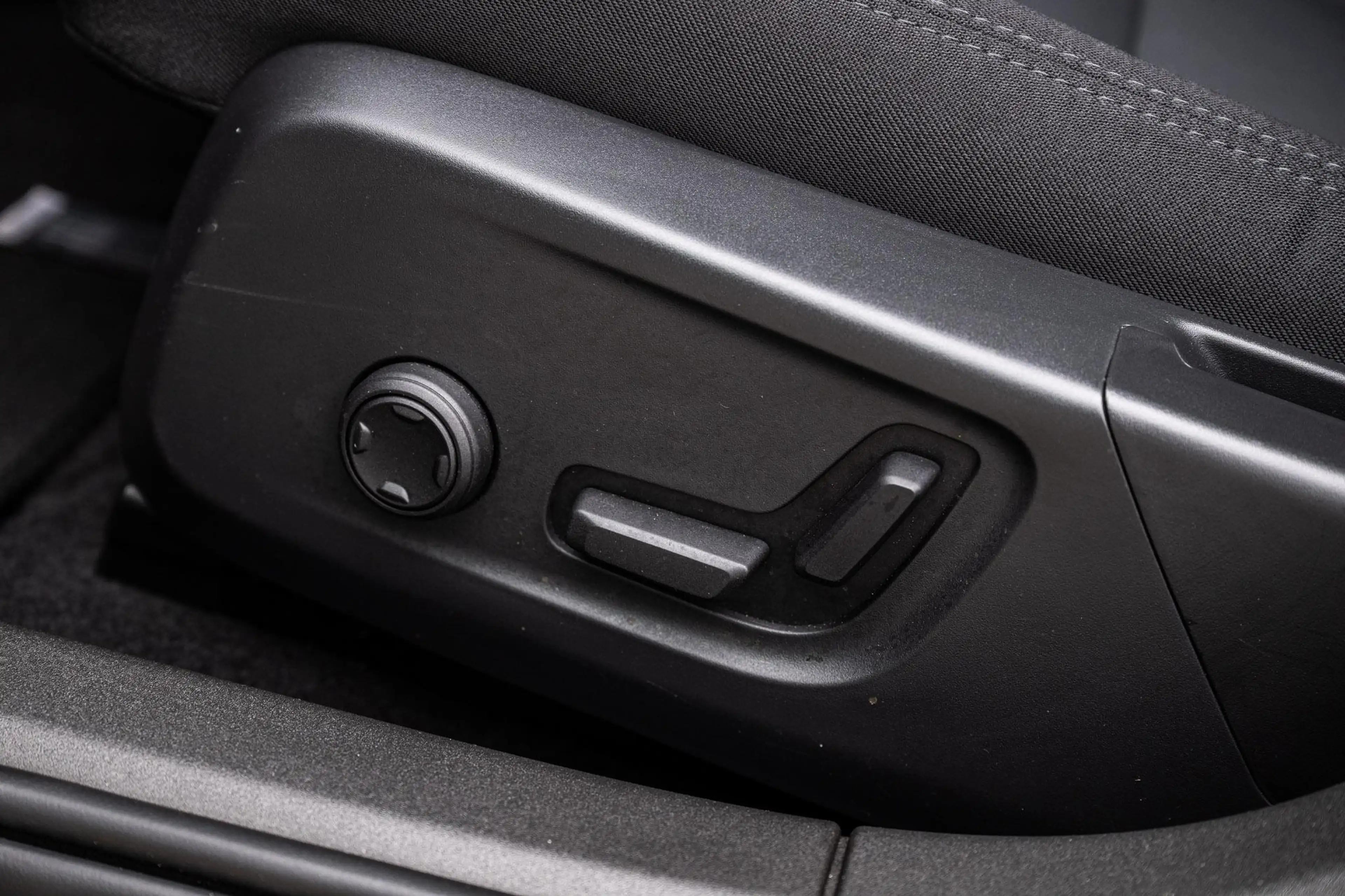 Polestar 2 Long Range Single Motor Plus 82 kWh — photo 7