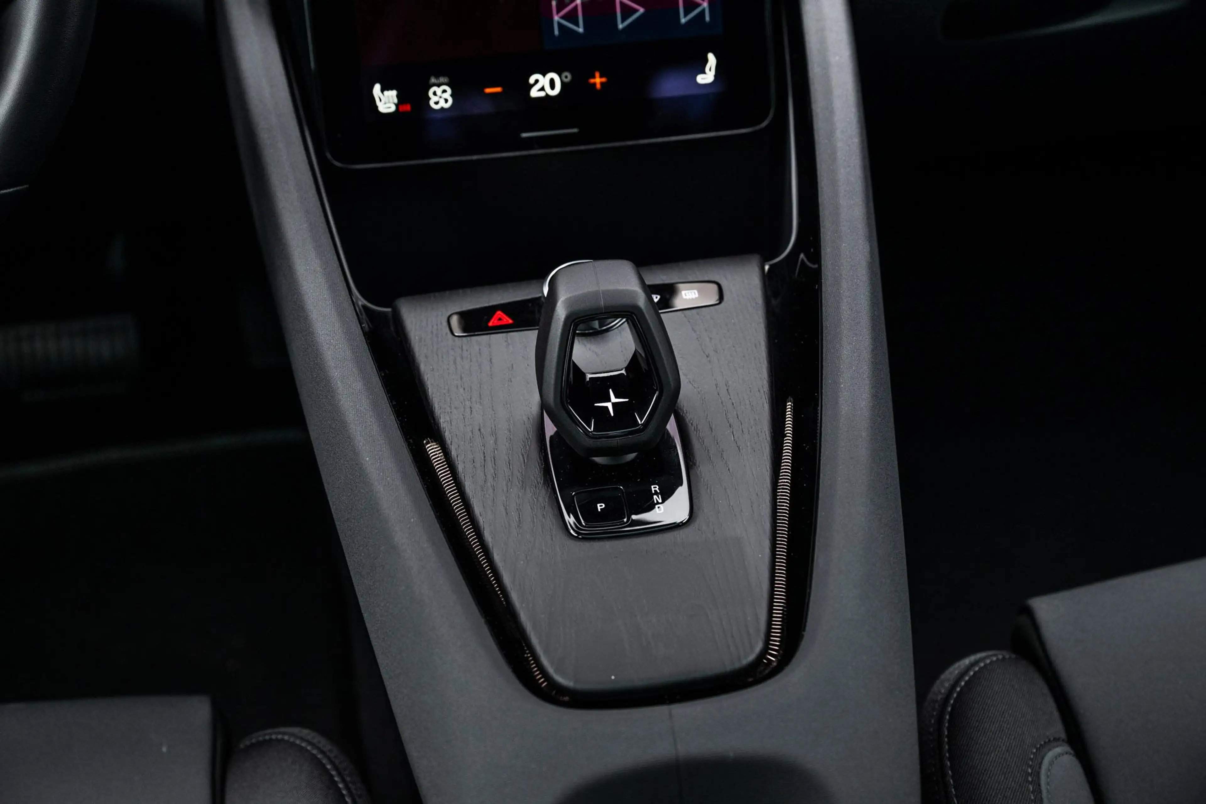 Polestar 2 Long Range Single Motor Plus 82 kWh — photo 14