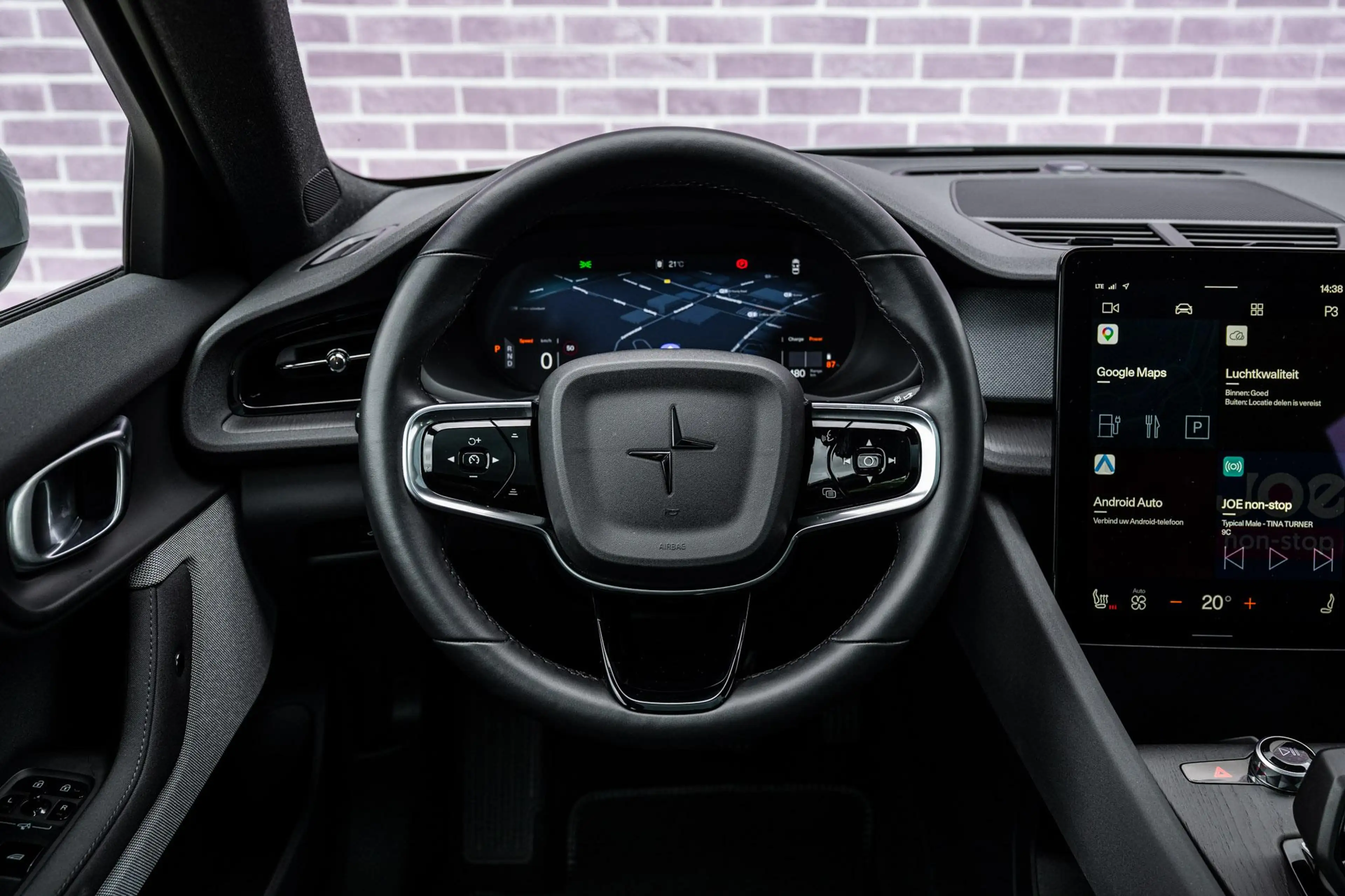 Polestar 2 Long Range Single Motor Plus 82 kWh — photo 3