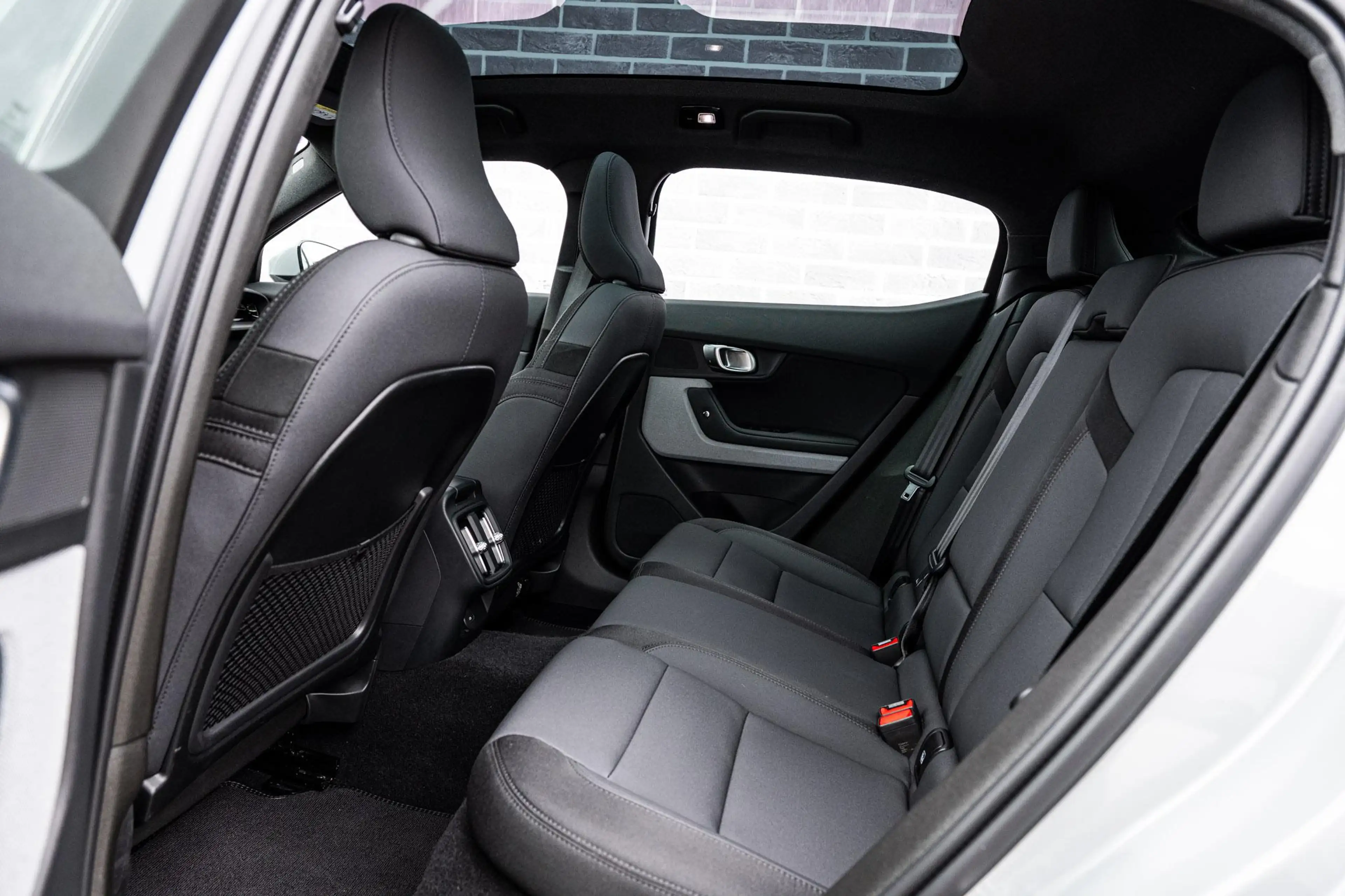 Polestar 2 Long Range Single Motor Plus 82 kWh — photo 8