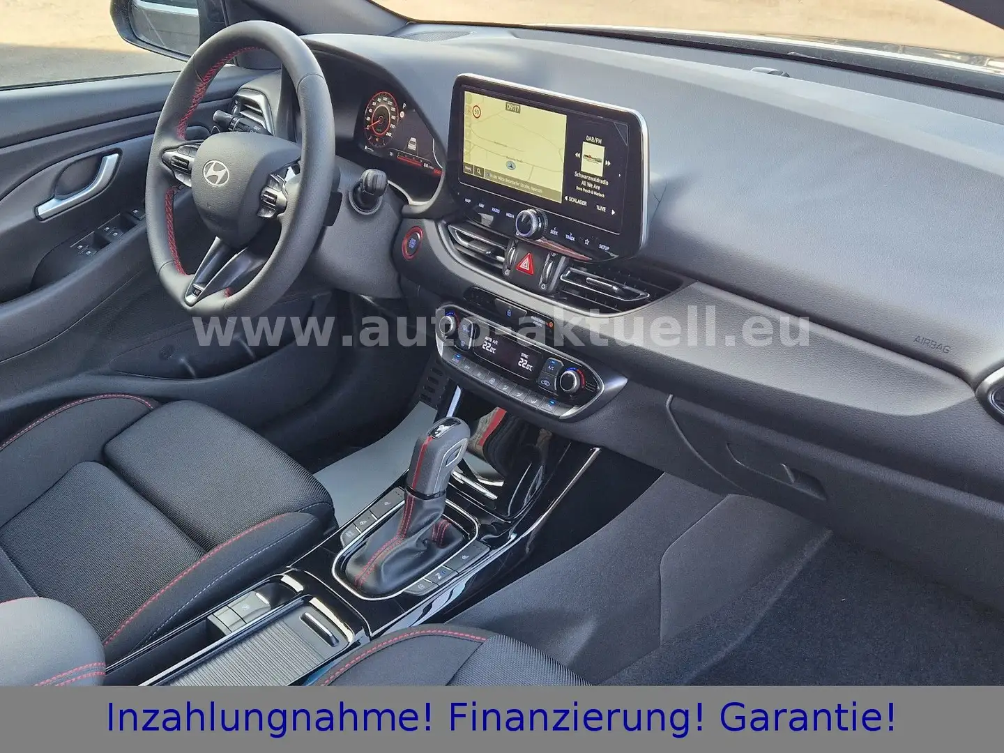 Hyundai i30 N LINE Kombi 1,5TGDI 48V DCT DIG.TACHO NAVI Vert - 2