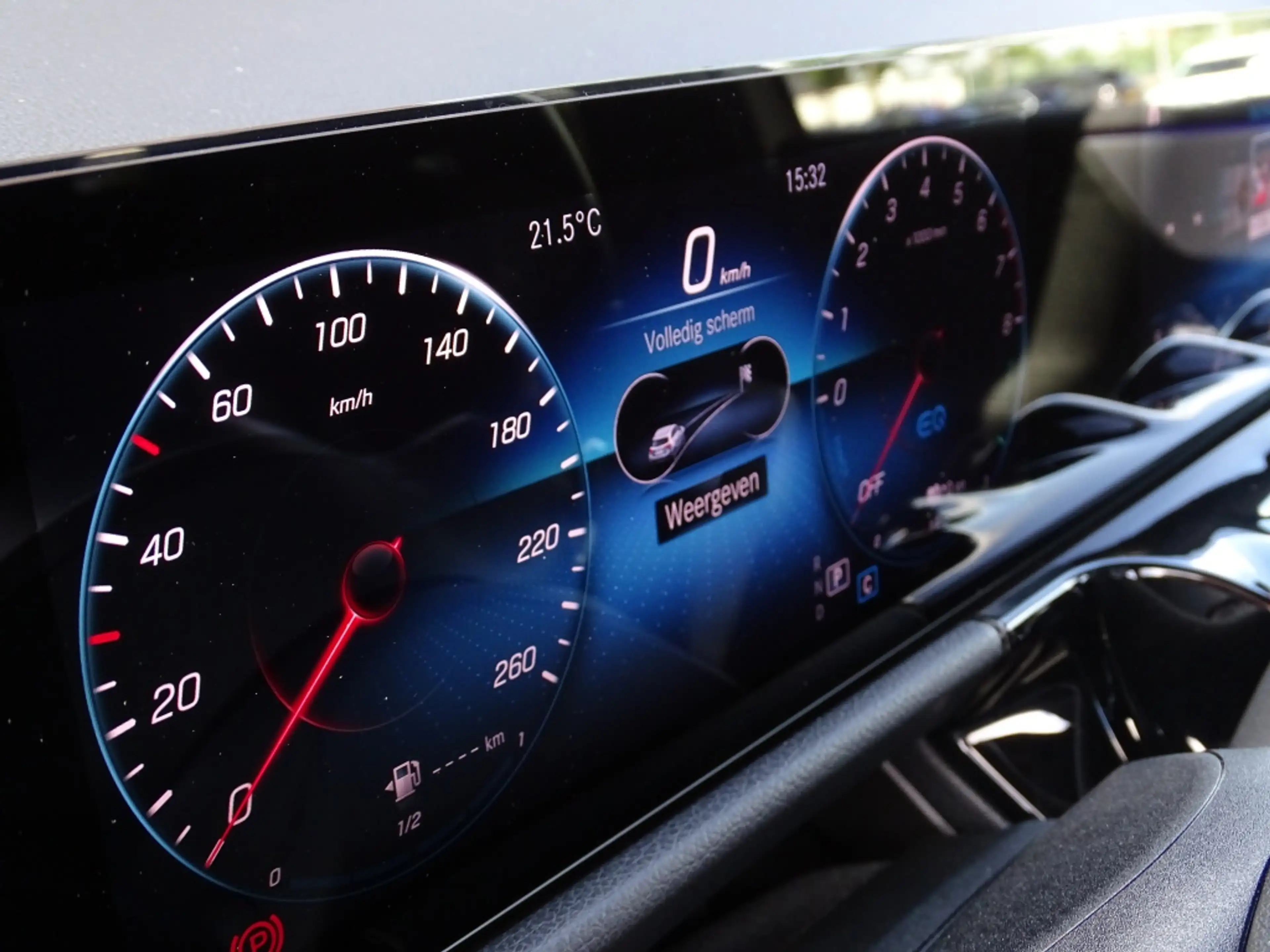 Mercedes-Benz B 250 250e 218PK automaat / AMG Line / 2021 / LED — photo 12