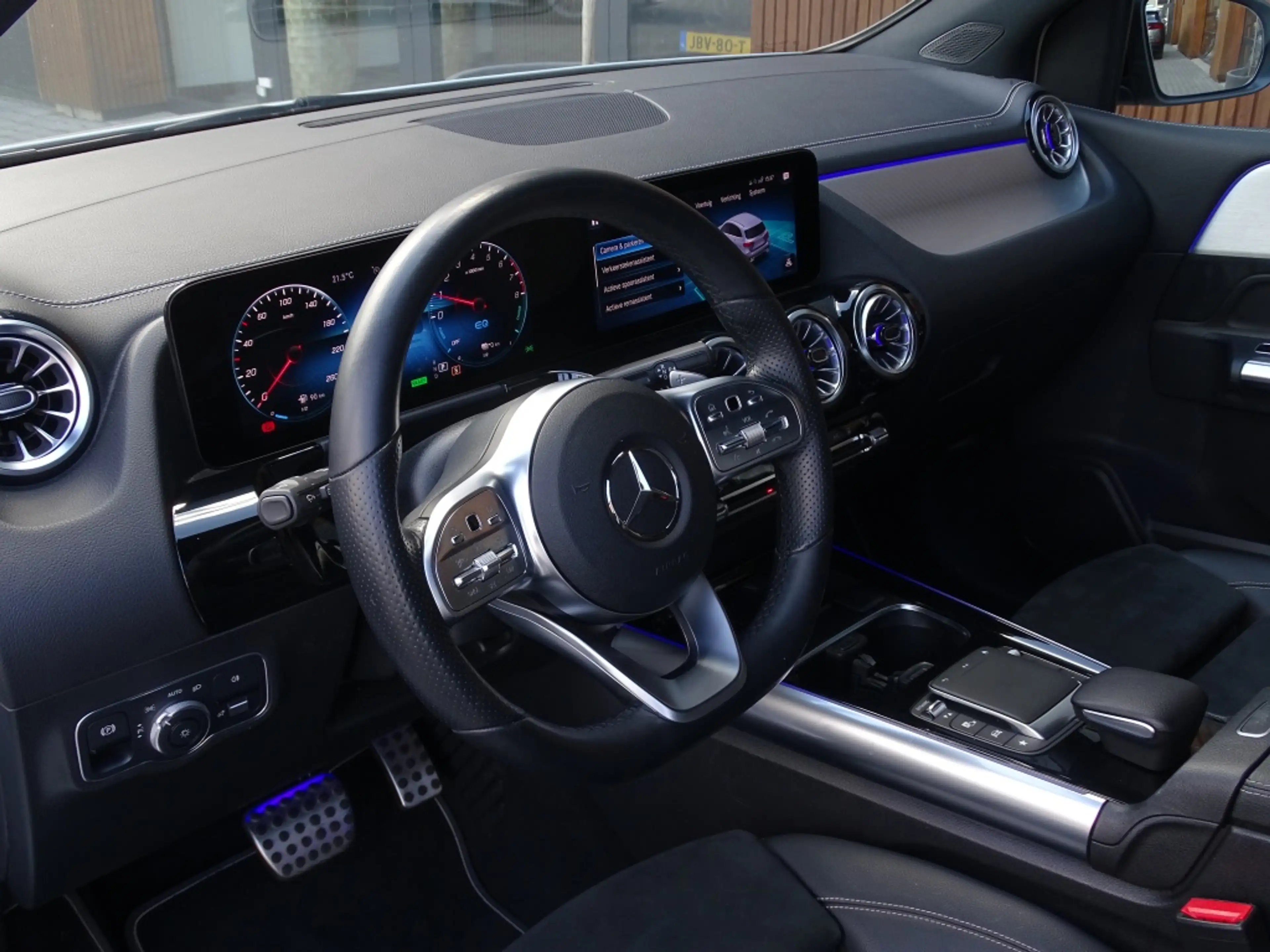 Mercedes-Benz B 250 250e 218PK automaat / AMG Line / 2021 / LED — photo 10