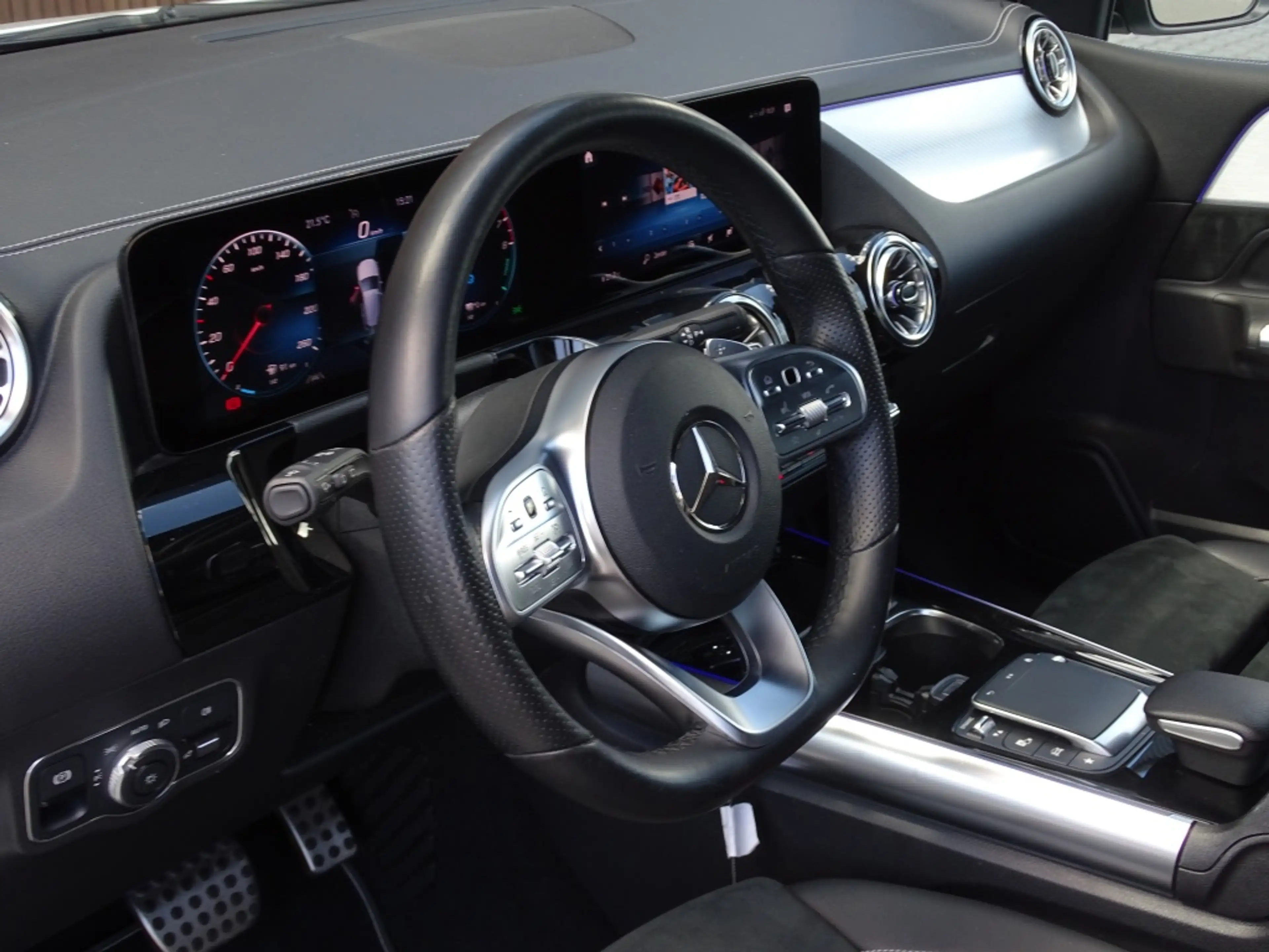 Mercedes-Benz B 250 250e 218PK automaat / AMG Line / 2021 / LED — photo 11