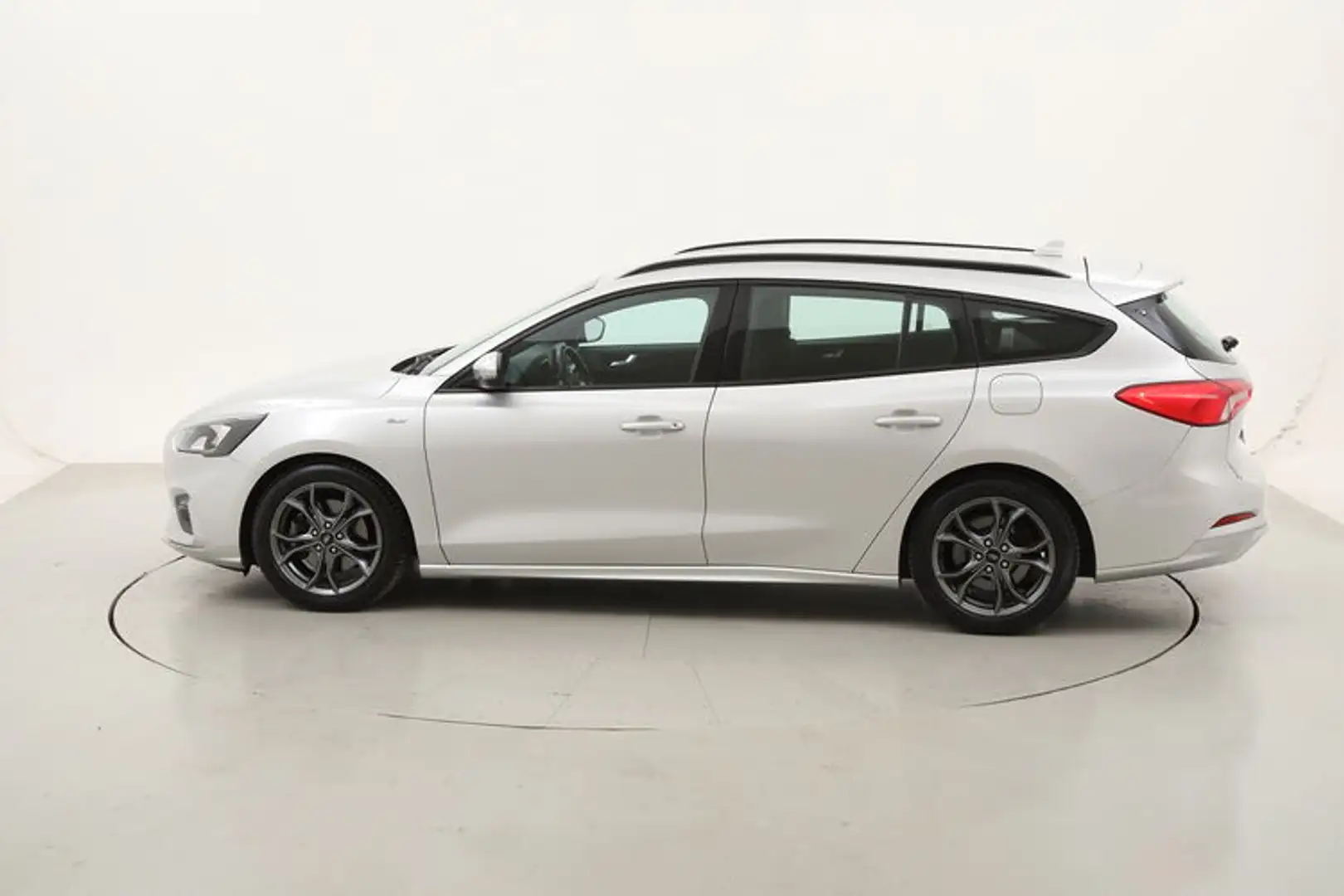 Ford Focus SW ST-Line 1.5 Benzina 150CV Silber - 2