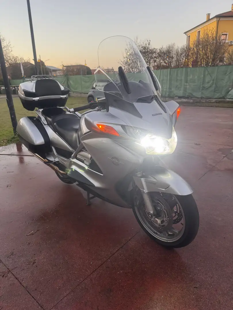 Honda ST 1300 Pan European Ezüst - 1