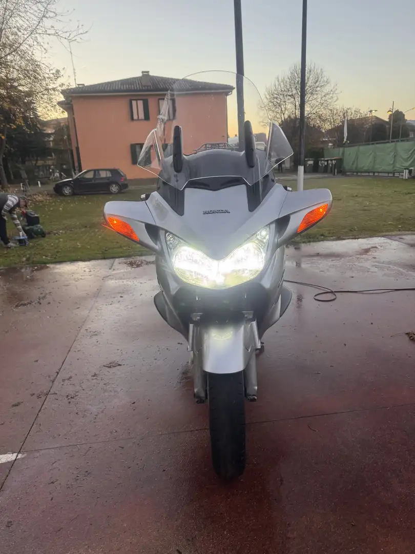 Honda ST 1300 Pan European Ezüst - 2