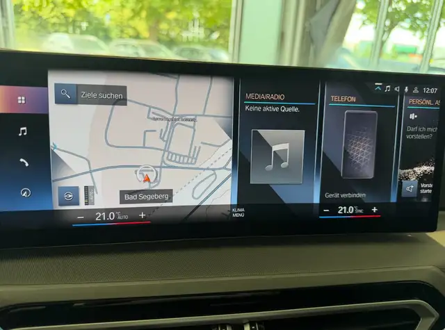 BMW 3 Series view 12