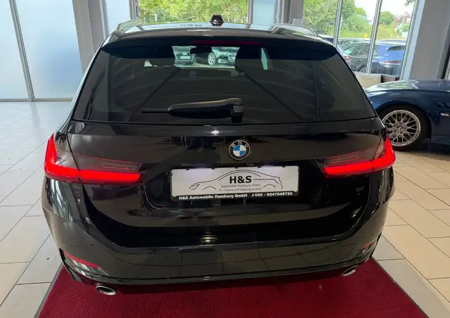 BMW 3 Series view 9