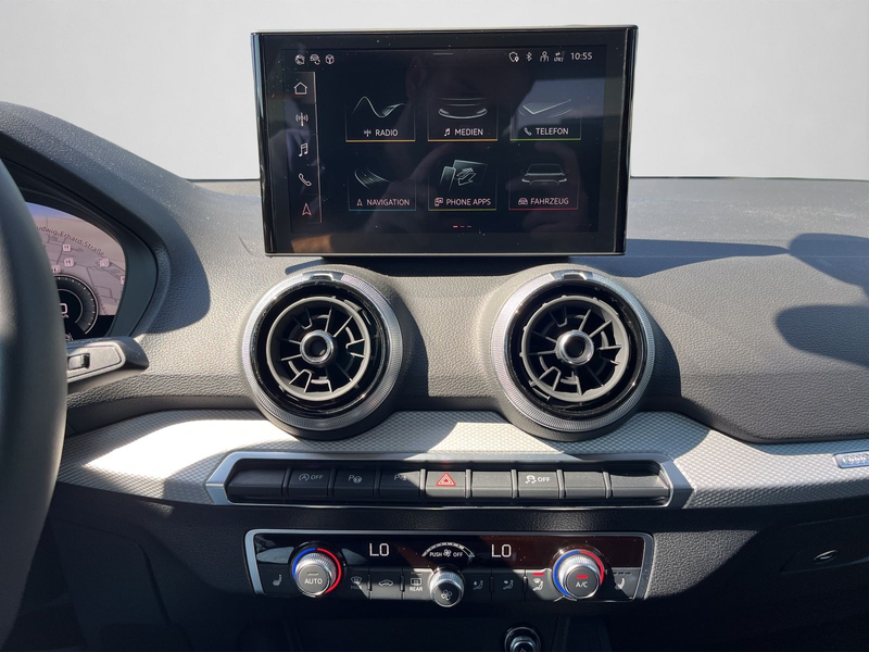Audi Q2 35 TFSI S line Navi, Matrix-LED, RFK — photo 11