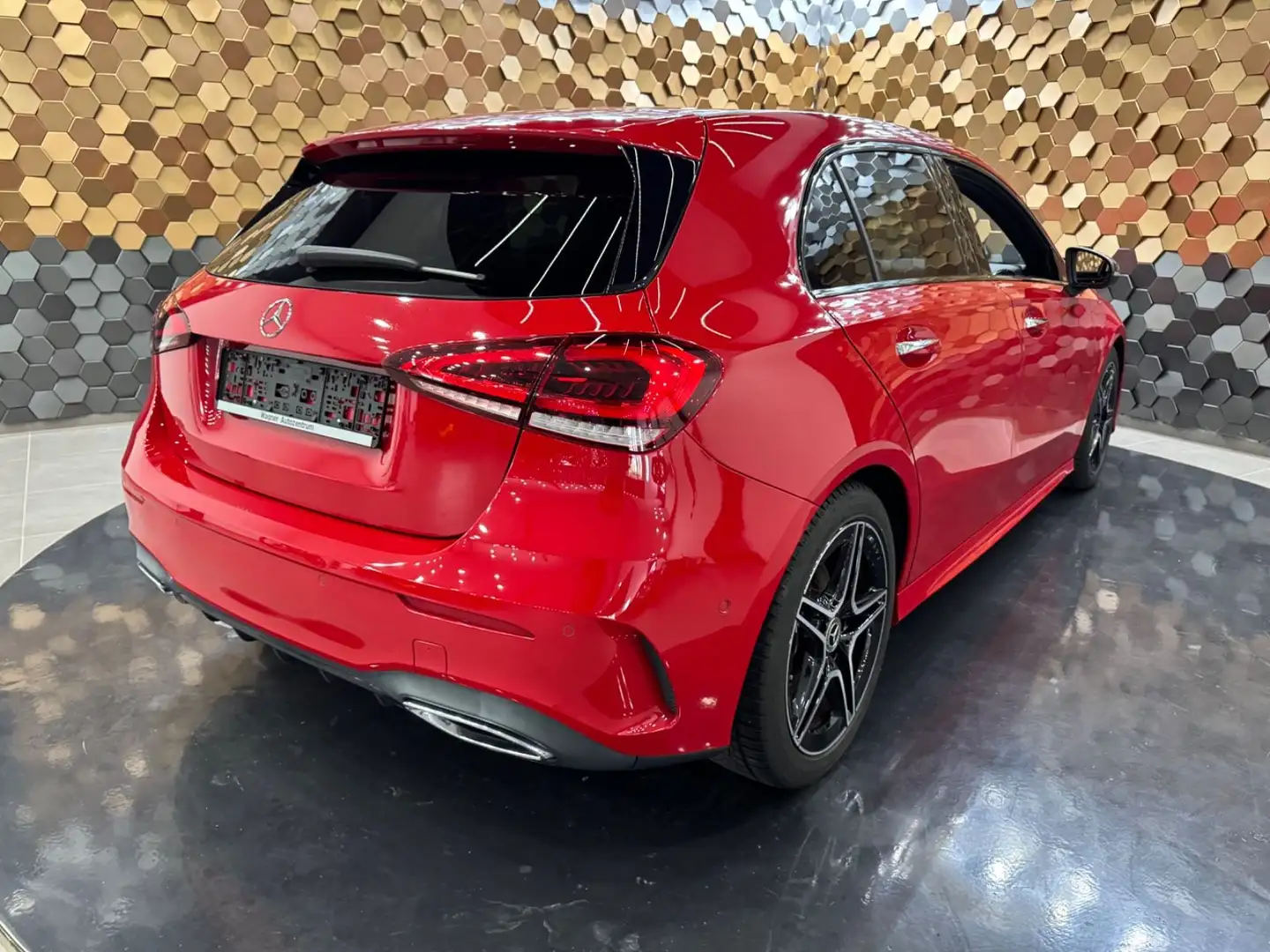 Mercedes-Benz A 250 *AMG-Paket*Night-Paket*360 Kamera* Piros - 2