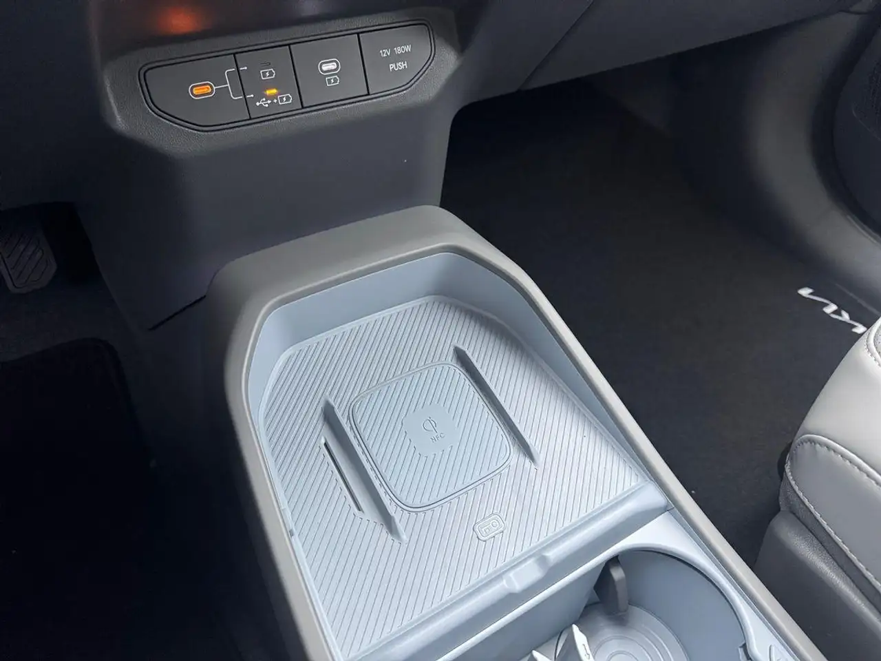 Kia EV3 Earth 81.4 WIC BUS UPG 18