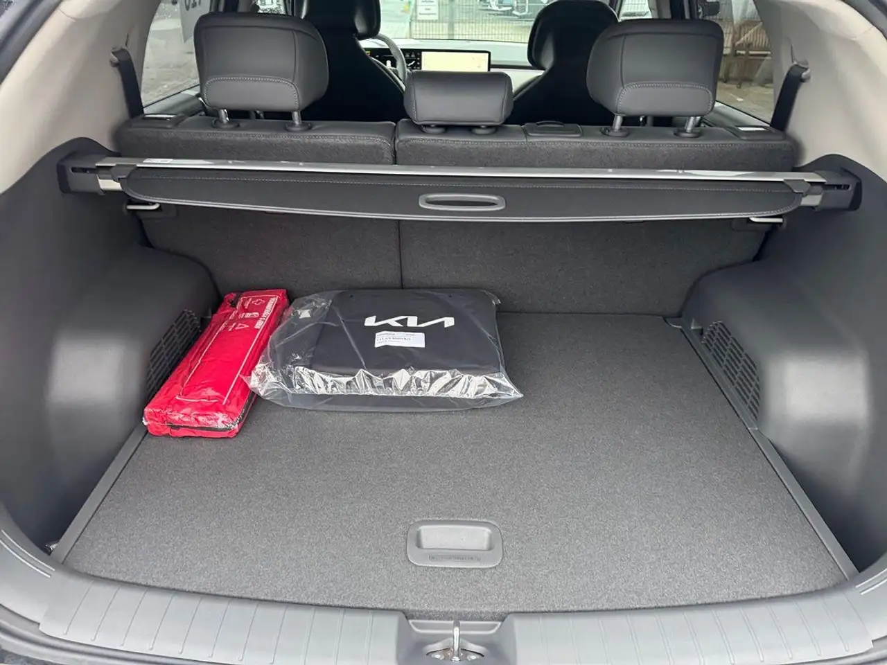 Kia EV3 Earth 81.4 WIC BUS UPG 13