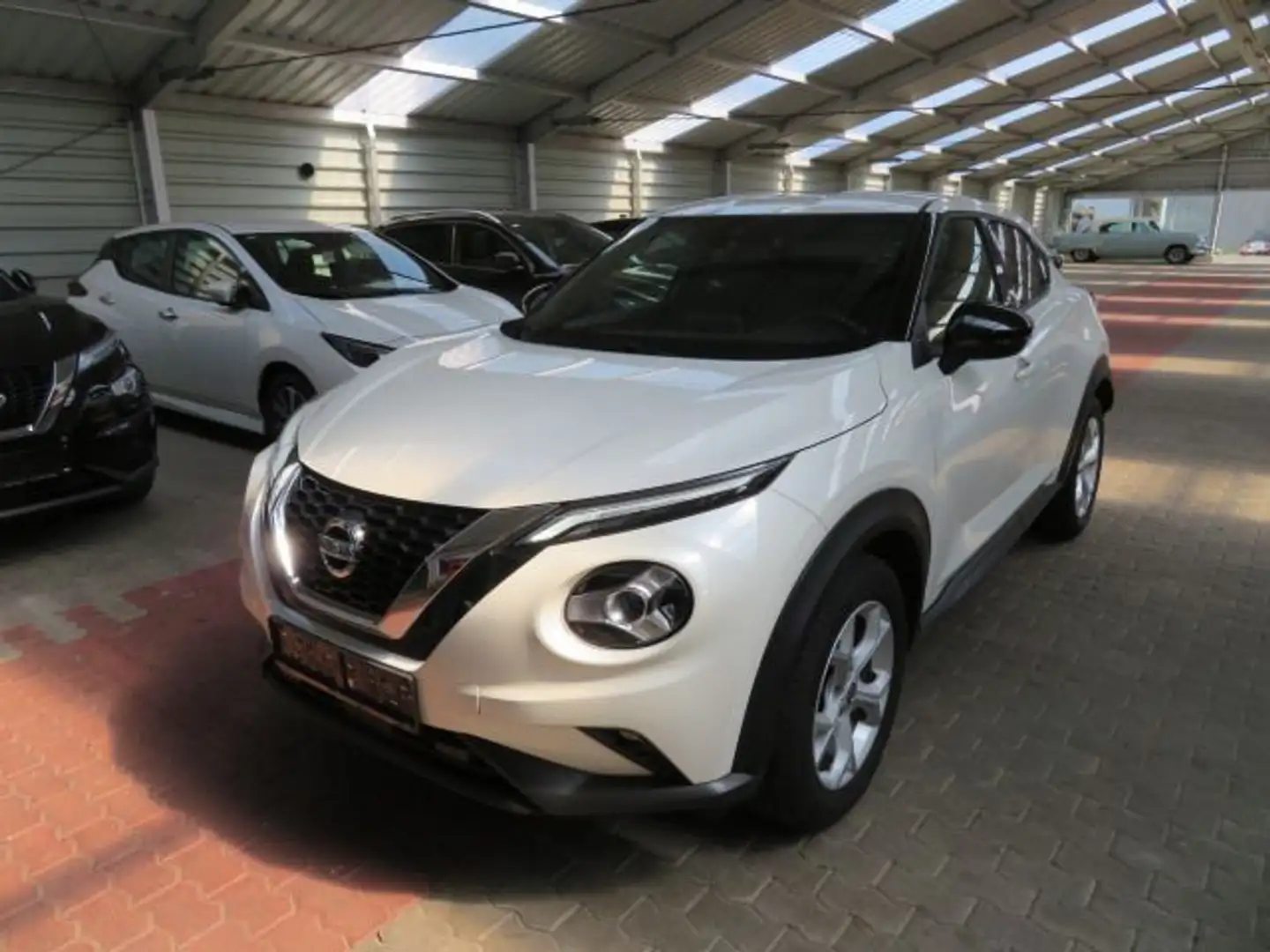 Nissan Juke N-Connecta,1.Hand,Navi,Winterpaket,Top-Zust Weiß - 2