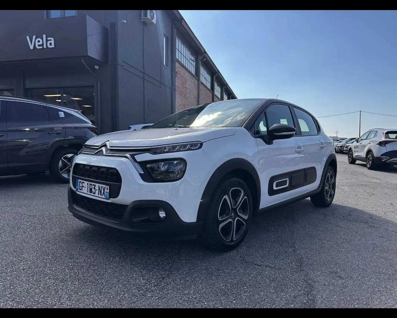 Citroen C3 1.2 PureTech Shine - 1