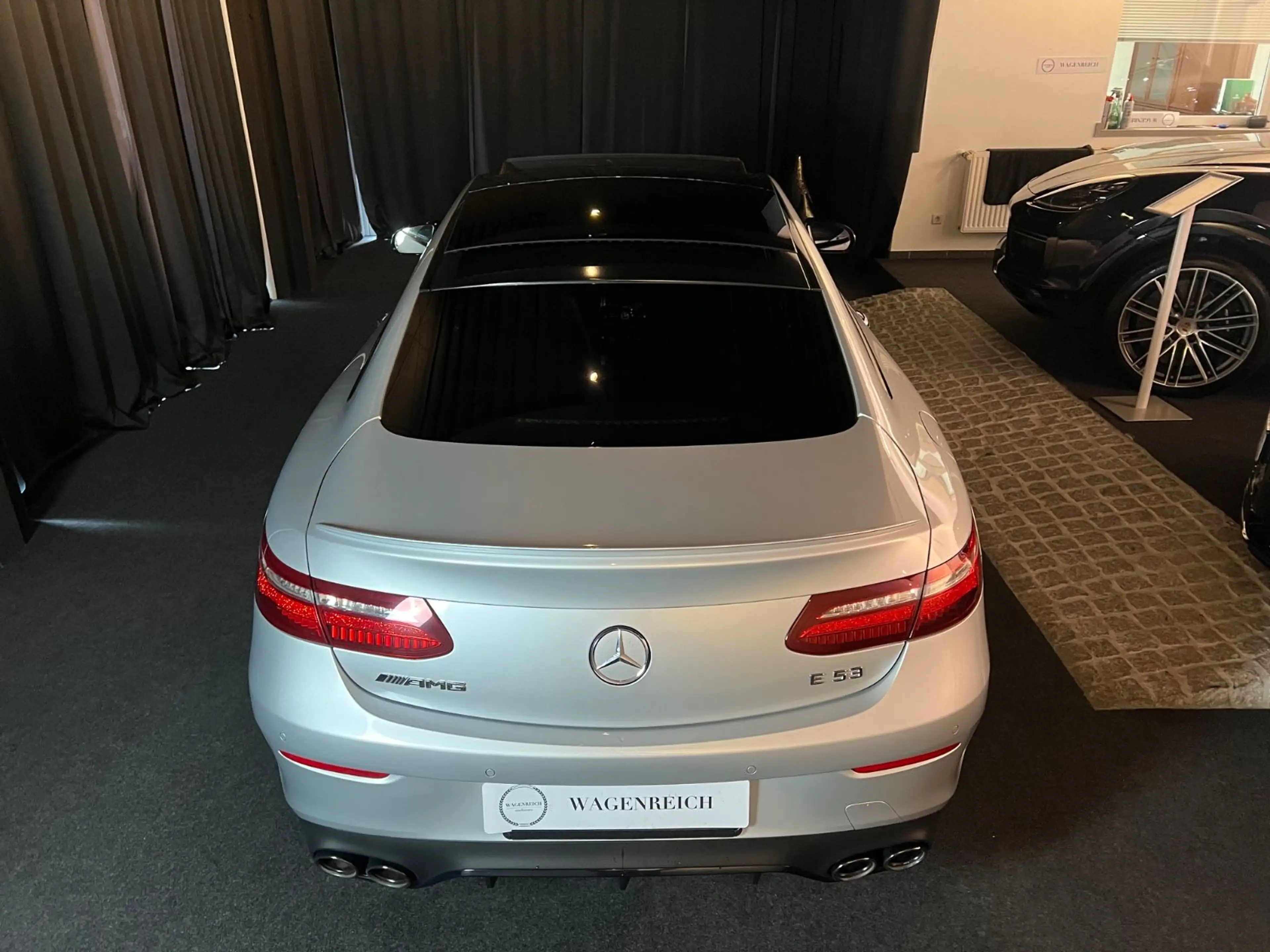 Mercedes-Benz E 53 AMG E Coupe — photo 15