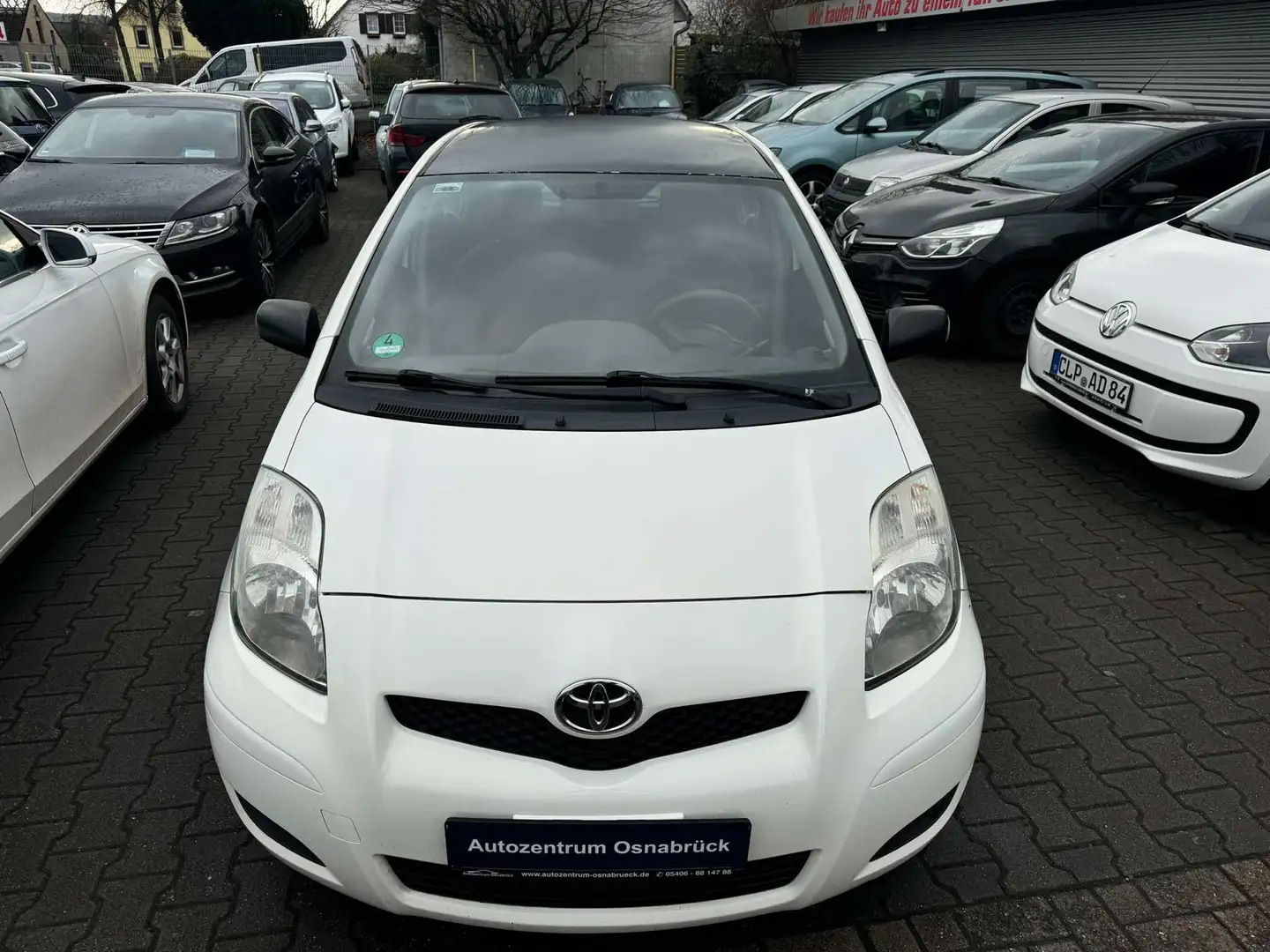 Toyota Yaris 1.0 Basis 11/2025 TÜV Weiß - 2