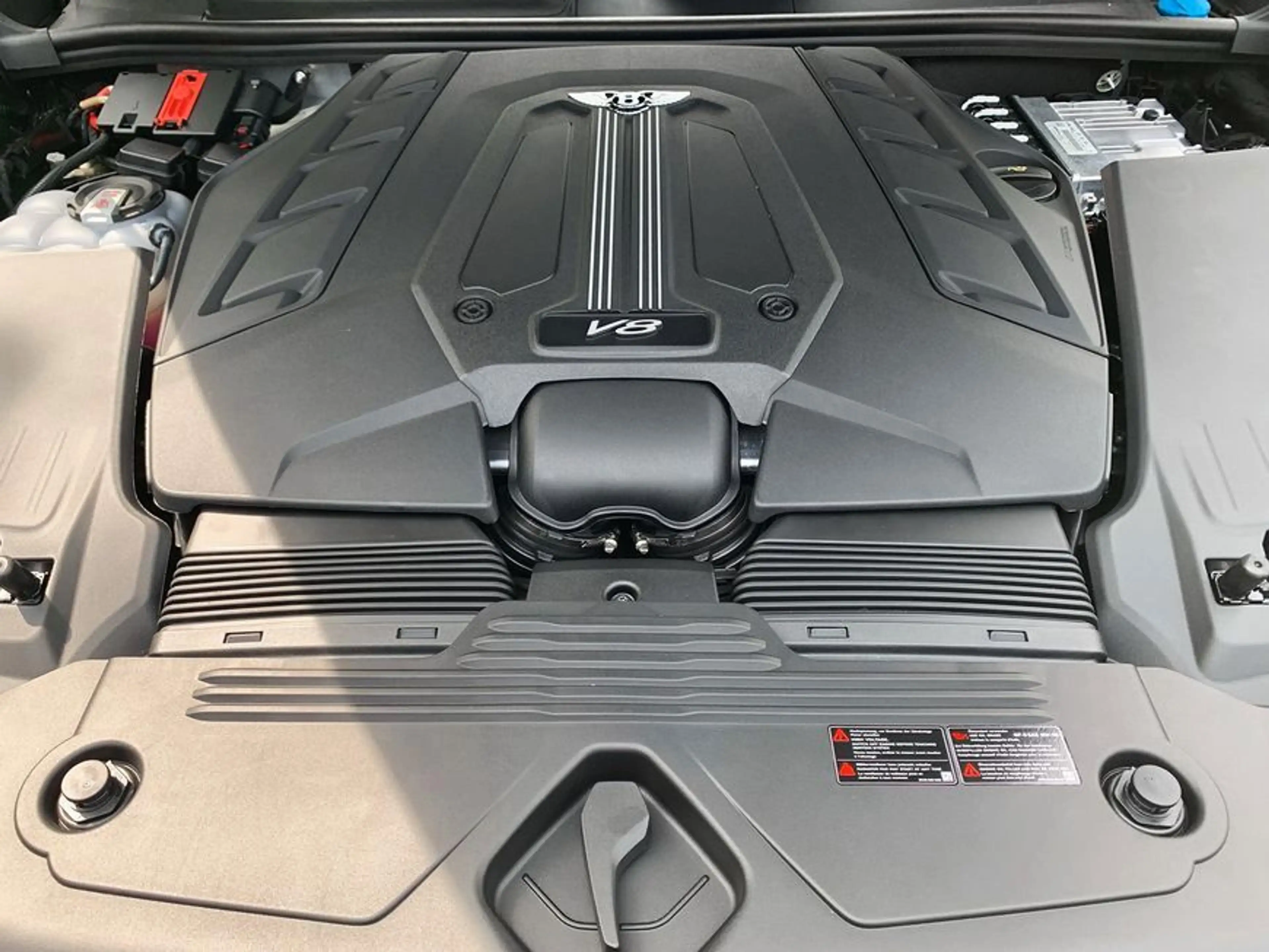 Bentley Bentayga New Bentayga V8 S Black Edition — photo 11