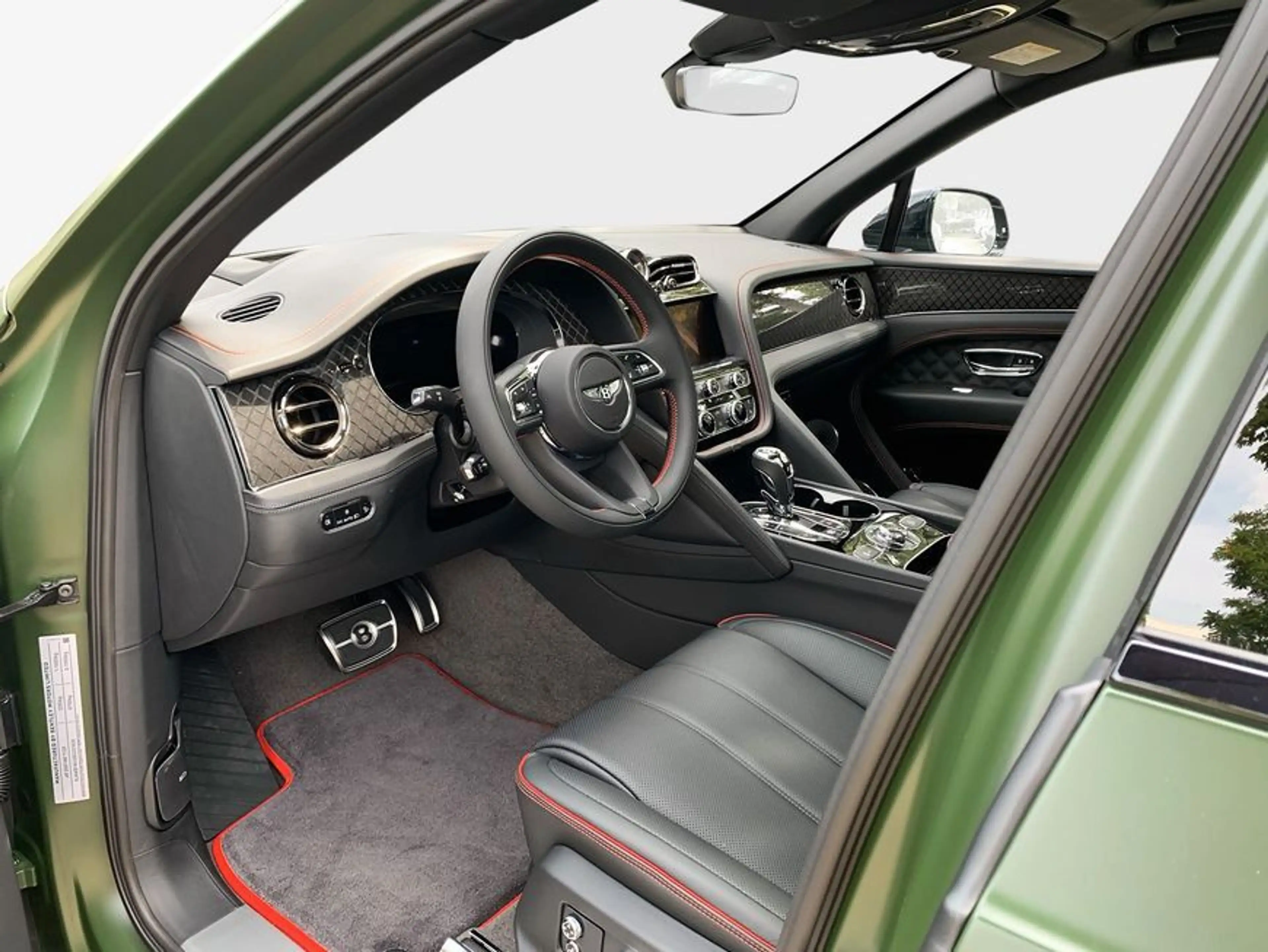 Bentley Bentayga New Bentayga V8 S Black Edition — photo 13