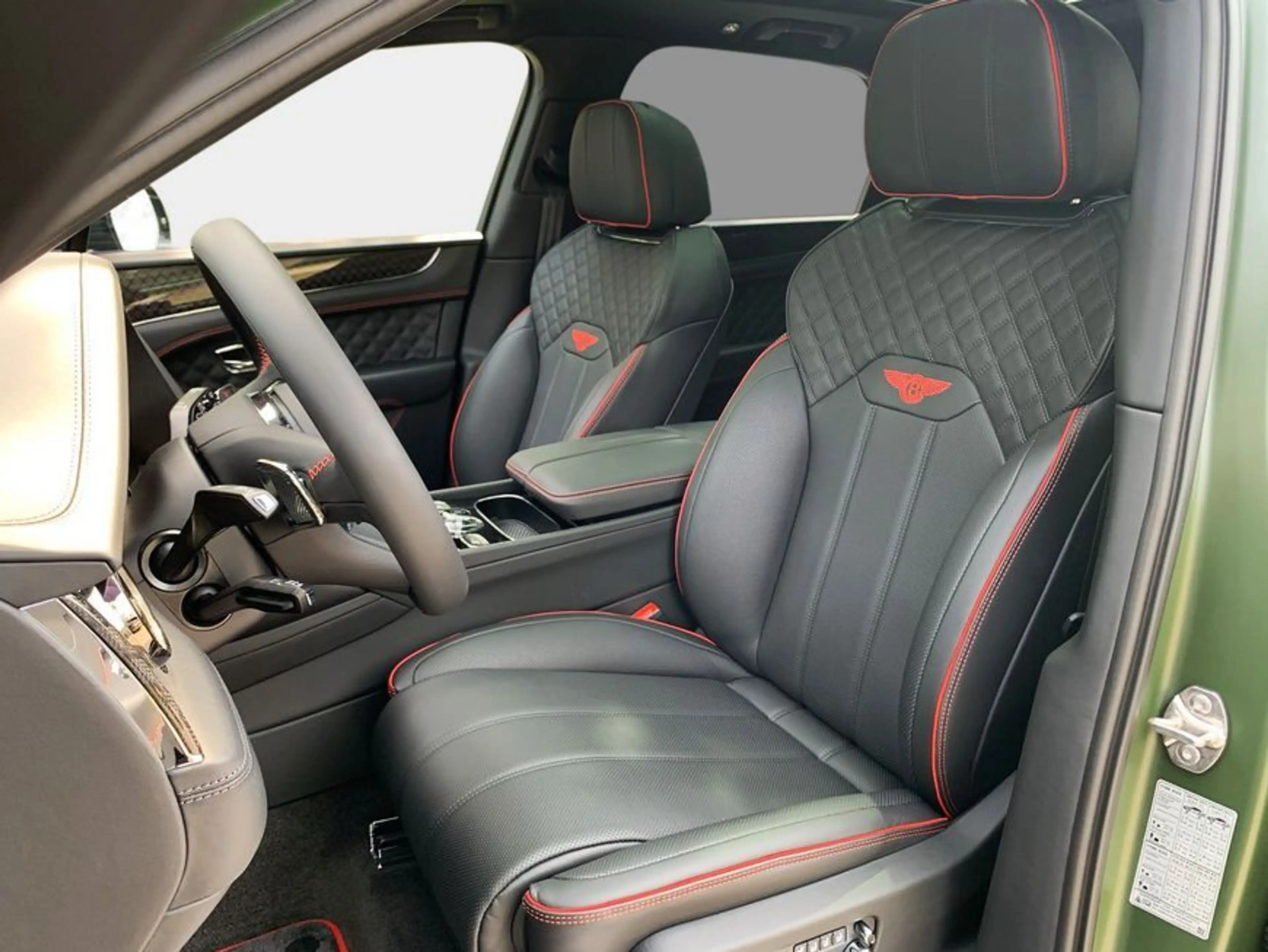 Bentley Bentayga New Bentayga V8 S Black Edition — photo 15