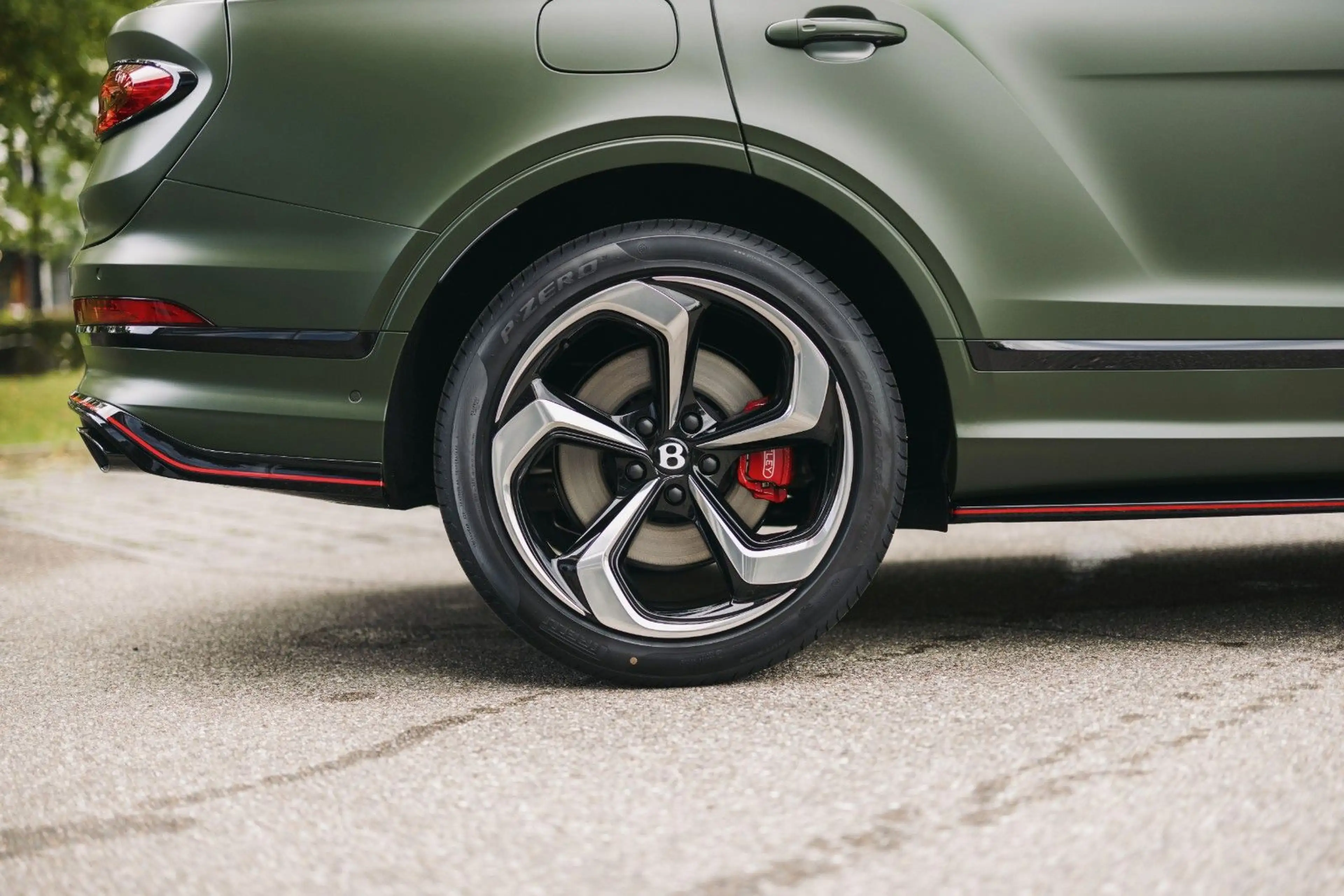 Bentley Bentayga New Bentayga V8 S Black Edition — photo 7