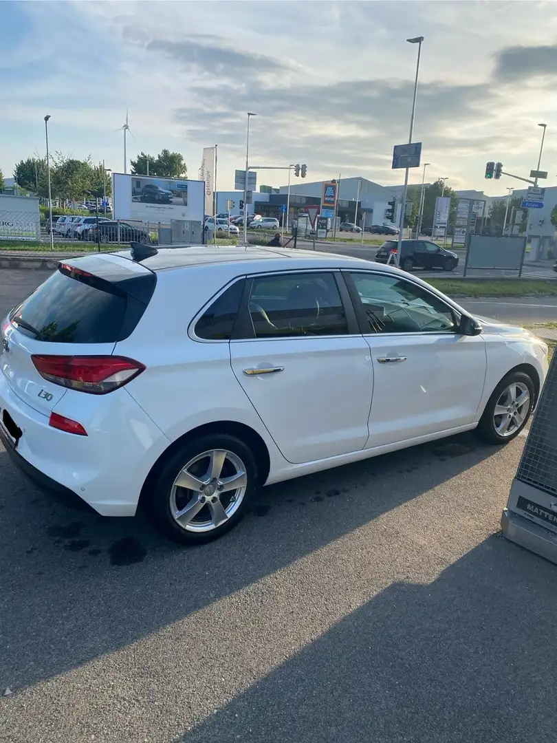 Hyundai i30 1.6 CRDI DCT Premium - 2