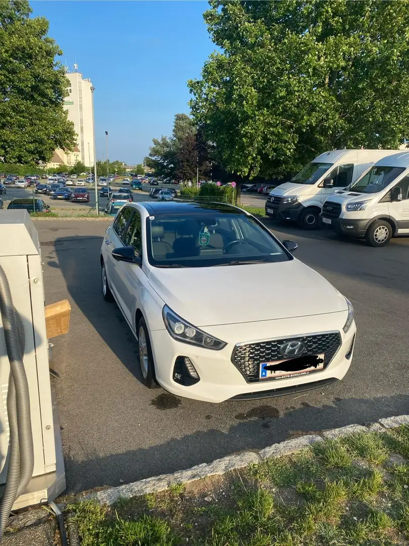 Hyundai i30 1.6 CRDI DCT Premium - 1