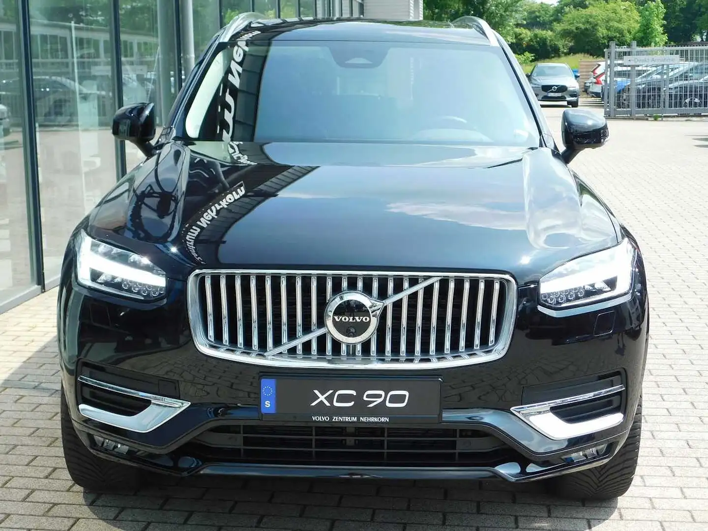 Volvo XC90 B5 D AWD Plus Bright Schwarz - 2