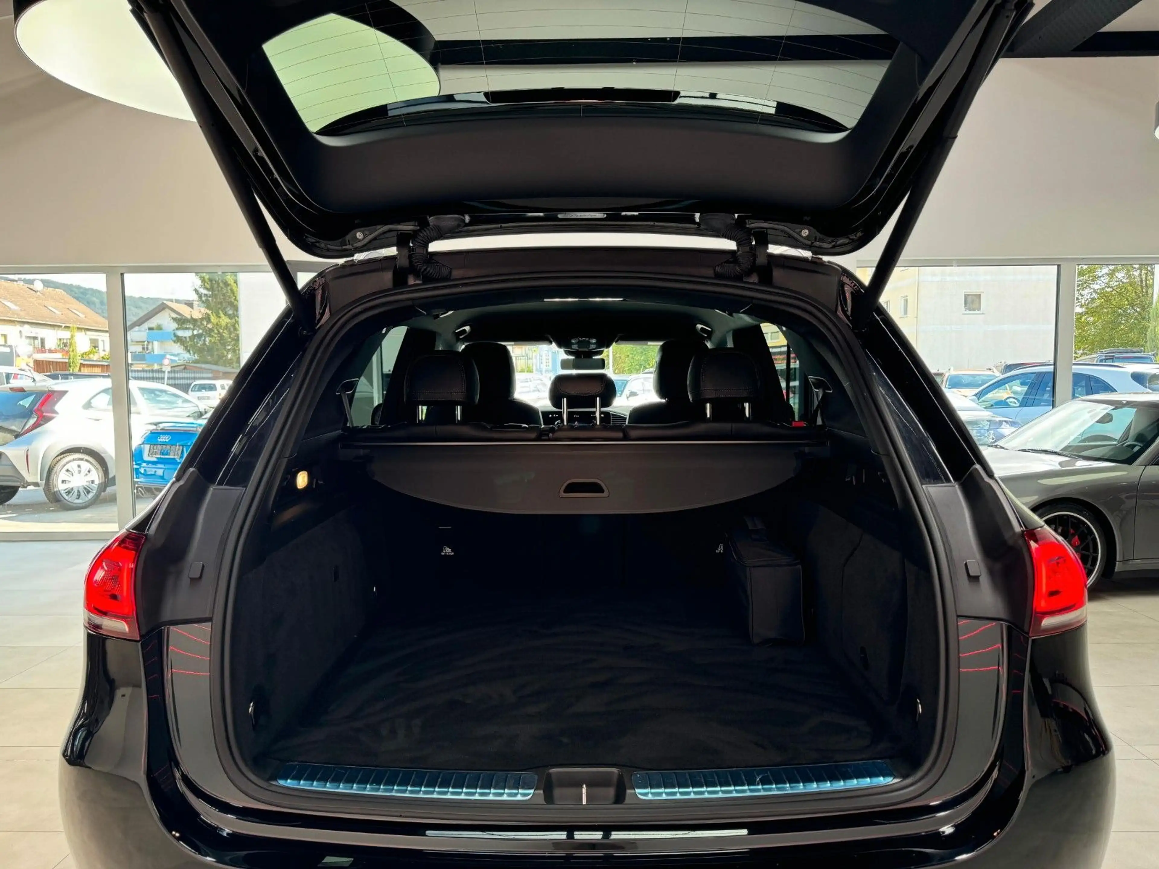 Mercedes-Benz GLE 350 de*4Matic*AHK*360**LED*Memory* — photo 8